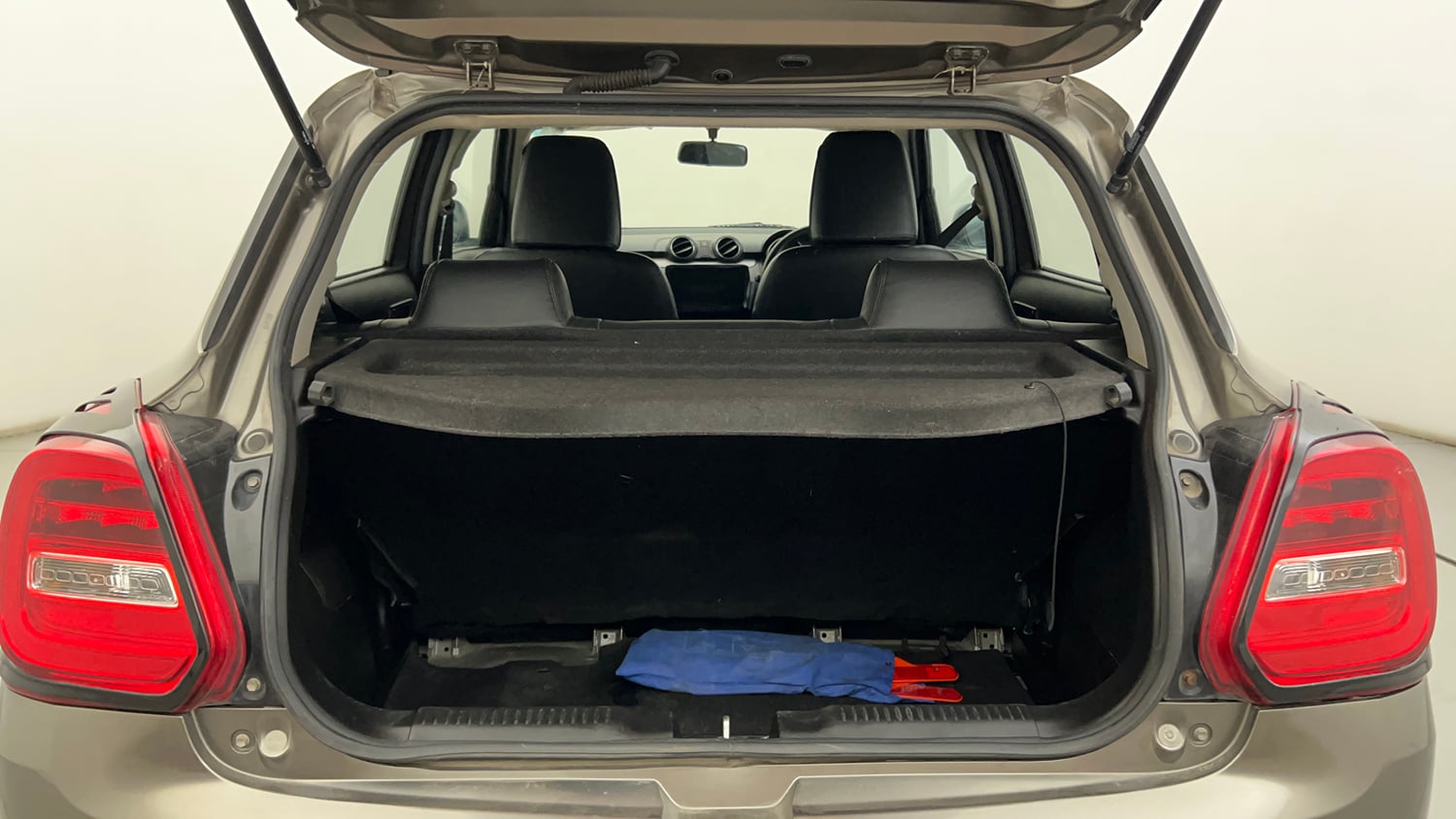 Used 2022 Maruti Suzuki Swift VXi Petrol Manual interior DICKY INSIDE VIEW