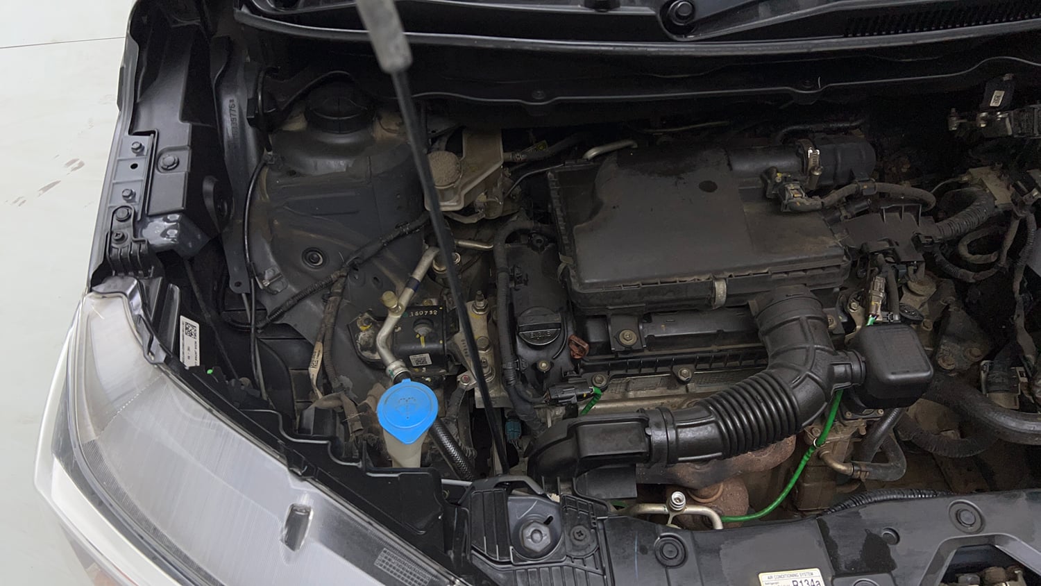 Used 2023 Maruti Suzuki XL6 Zeta MT Petrol Petrol Manual engine ENGINE RIGHT SIDE VIEW