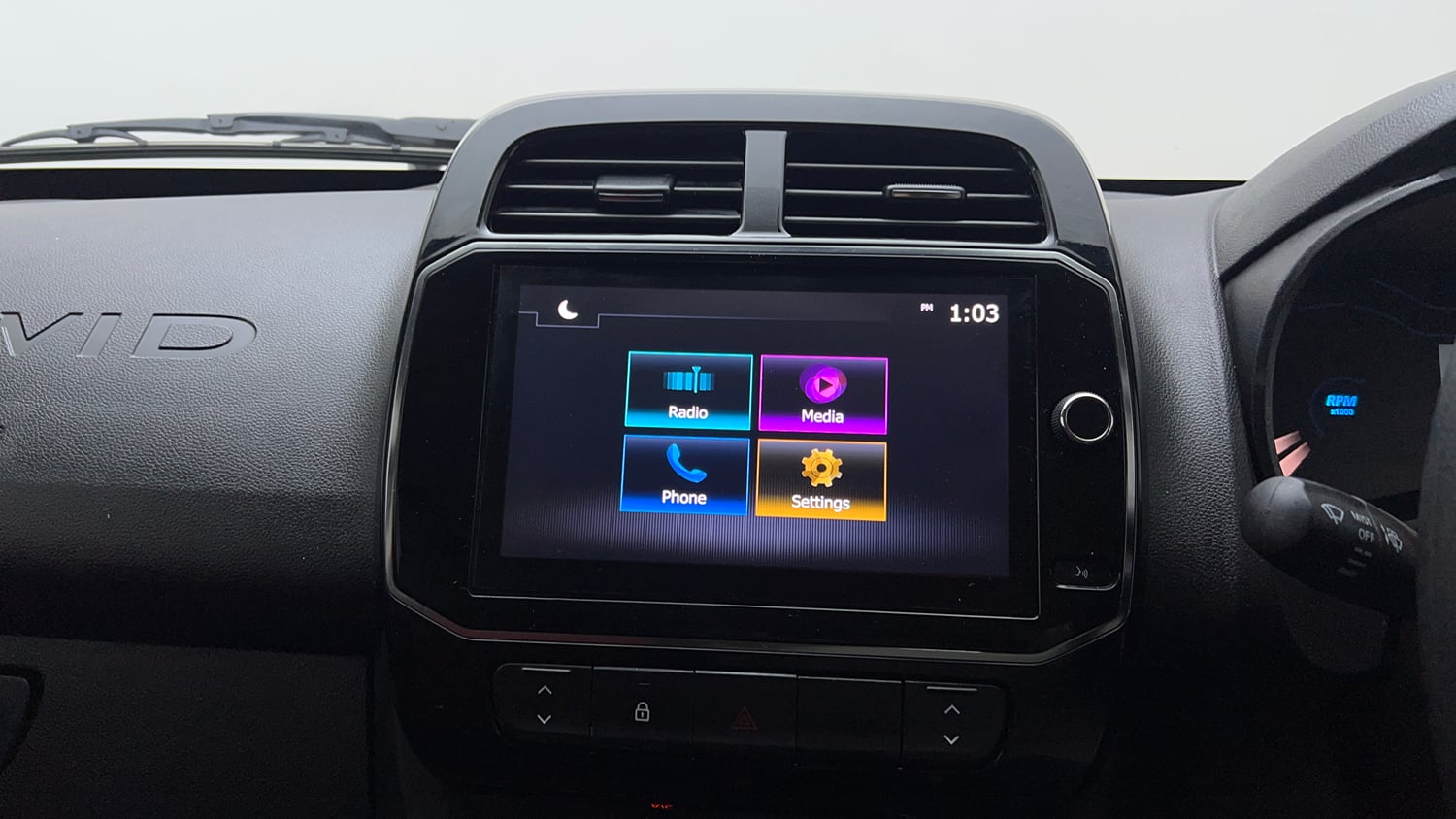 Used 2022 Renault Kwid RXT 1.0 AMT Petrol Automatic top_features Touch screen infotainment system