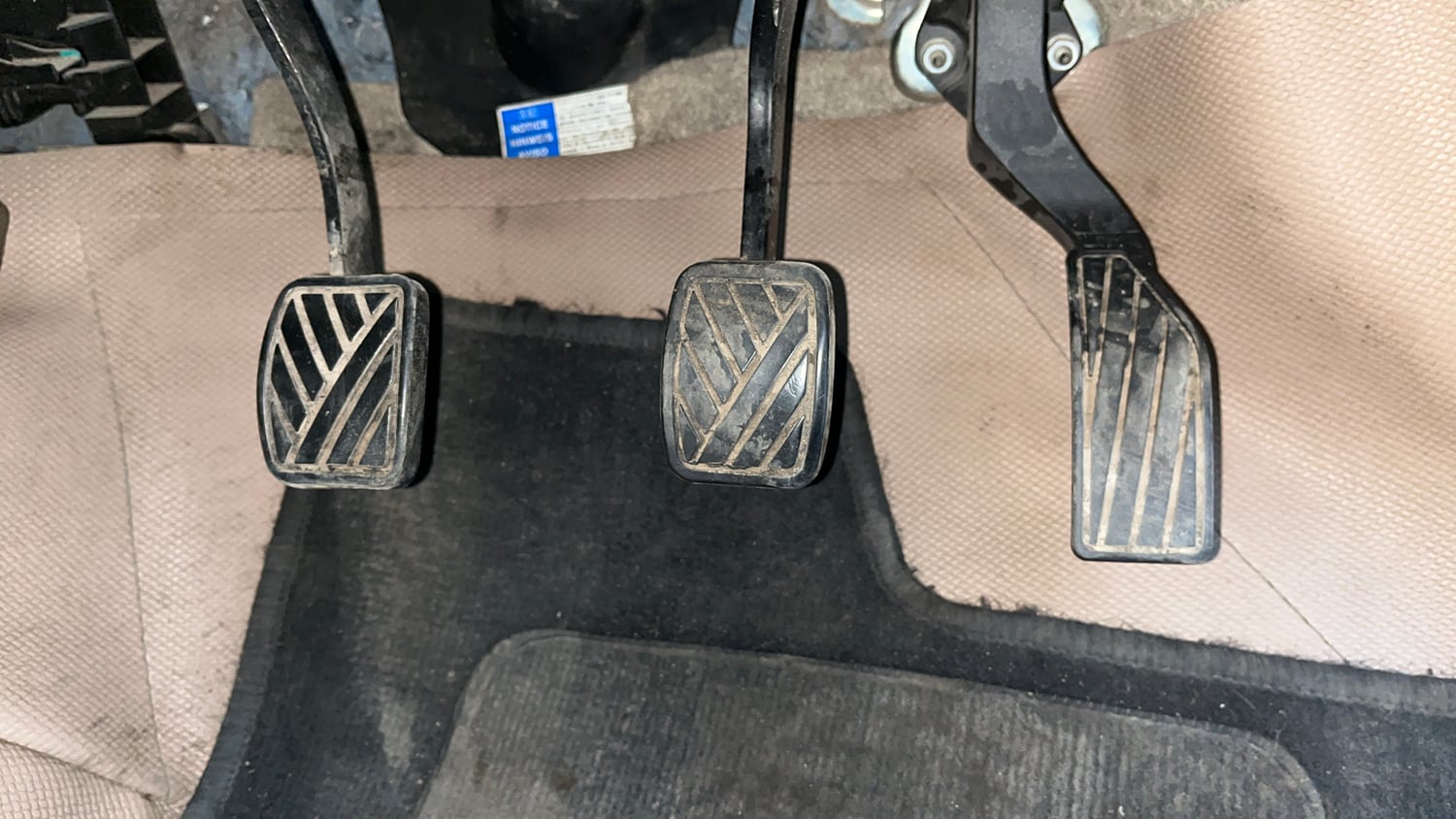 Used 2018 Maruti Suzuki Ertiga ZXI Petrol Manual interior PEDALS VIEW