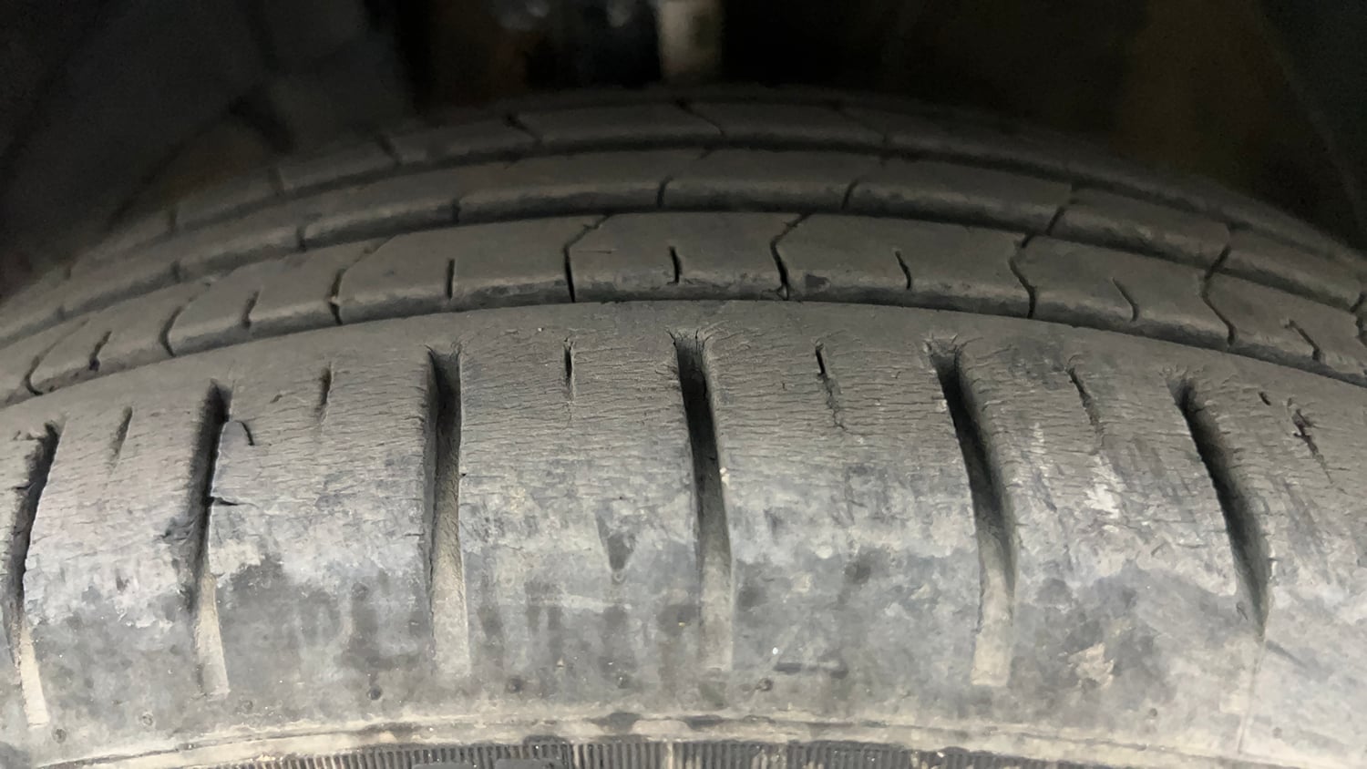 Used 2021 Maruti Suzuki Baleno Zeta Automatic Petrol Automatic tyres LEFT FRONT TYRE TREAD VIEW