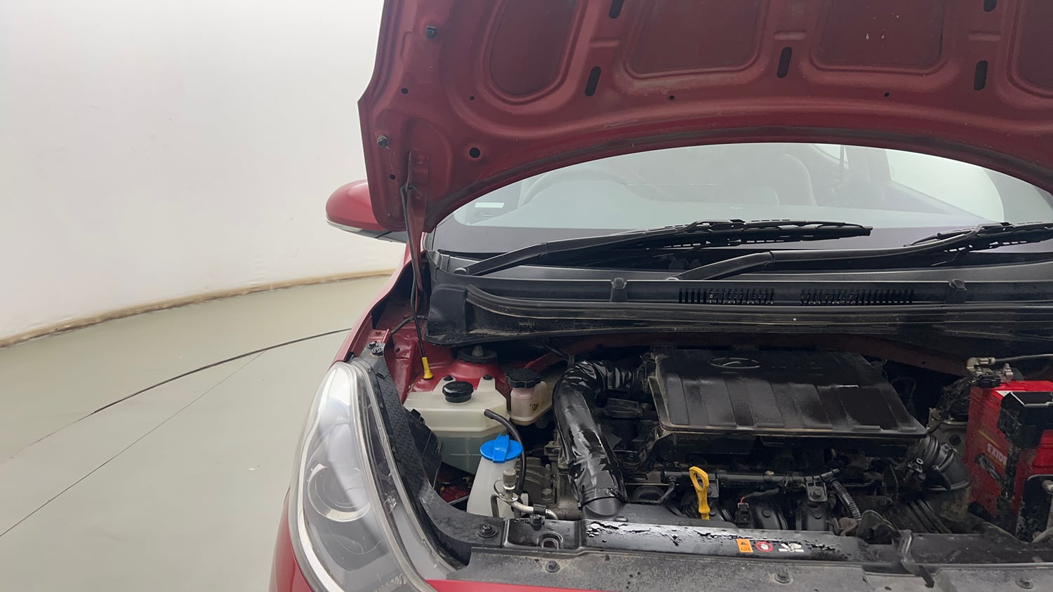 Used 2020 Hyundai Grand i10 Nios Asta AMT 1.2 Kappa VTVT Petrol Automatic engine ENGINE RIGHT SIDE HINGE & APRON VIEW