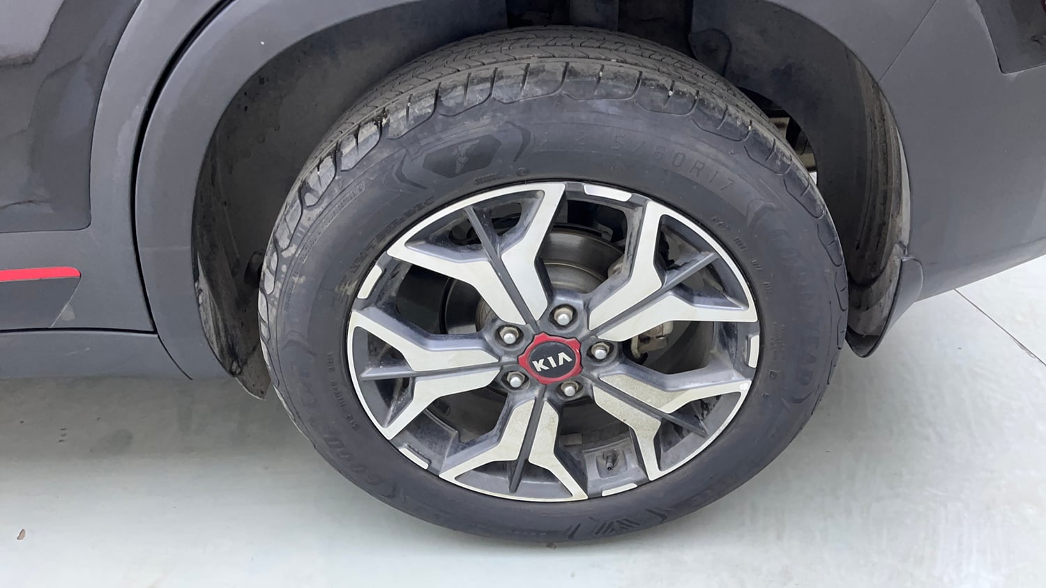 Used 2019 kia Seltos GTX DCT 1.4 Petrol Automatic tyres LEFT REAR TYRE RIM VIEW