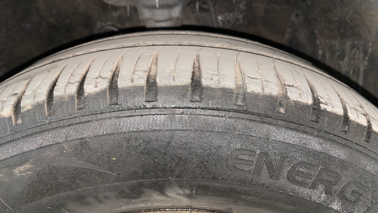 Used 2016 Hyundai Elite i20 Sportz 1.4 CRDI Diesel Manual tyres RIGHT FRONT TYRE TREAD VIEW