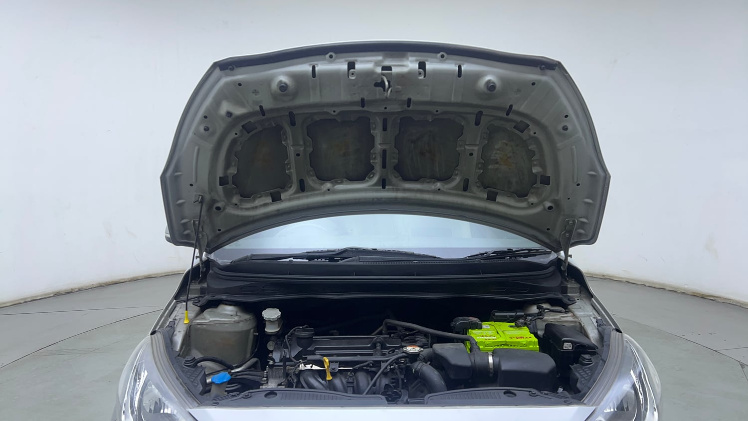 Used 2014 Hyundai i20 Sportz 1.2 Petrol Manual engine ENGINE & BONNET OPEN FRONT VIEW