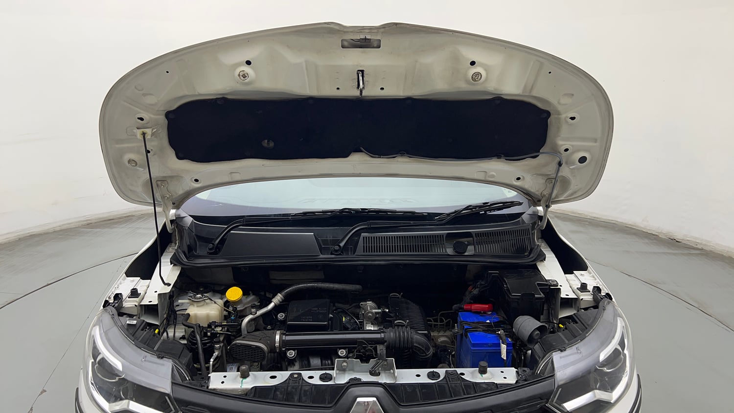Used 2022 Renault Triber RXE Petrol Manual engine ENGINE & BONNET OPEN FRONT VIEW