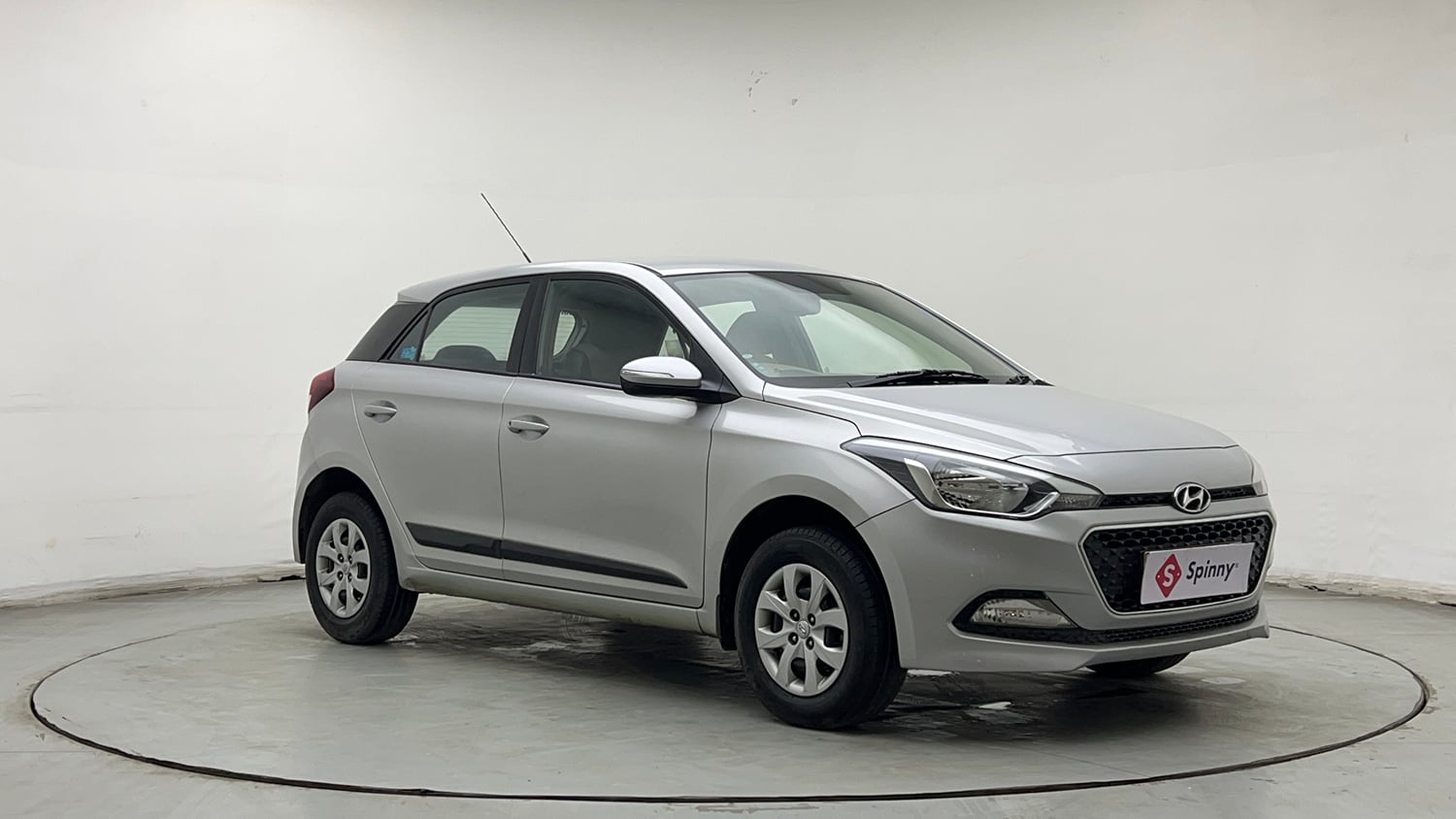 Used 2017 Hyundai Elite i20 Sportz 1.2 Petrol Manual exterior RIGHT FRONT CORNER VIEW