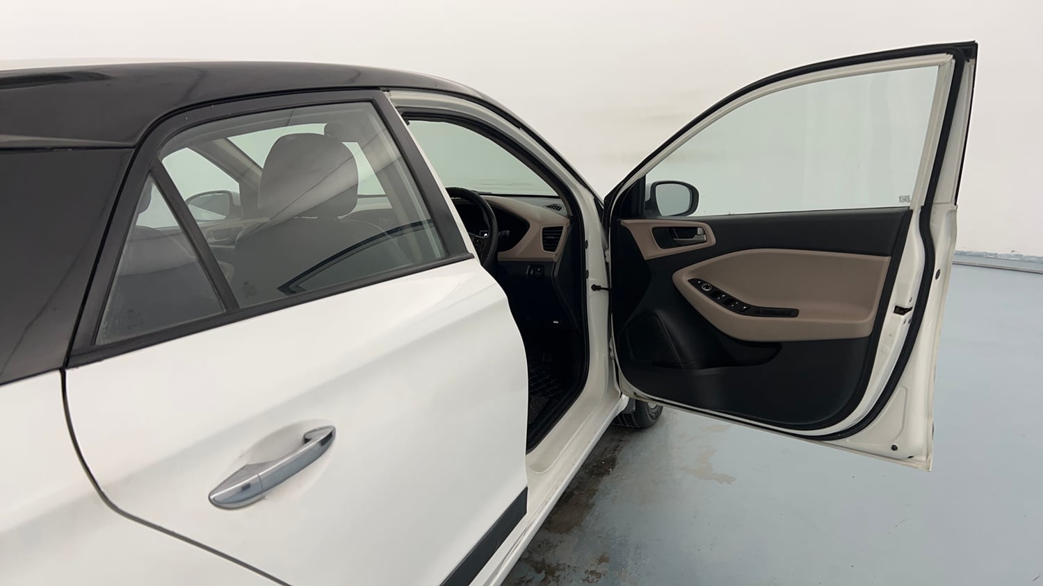 Used 2017 Hyundai Elite i20 Asta 1.4 CRDI (O) Diesel Manual interior RIGHT FRONT DOOR OPEN VIEW