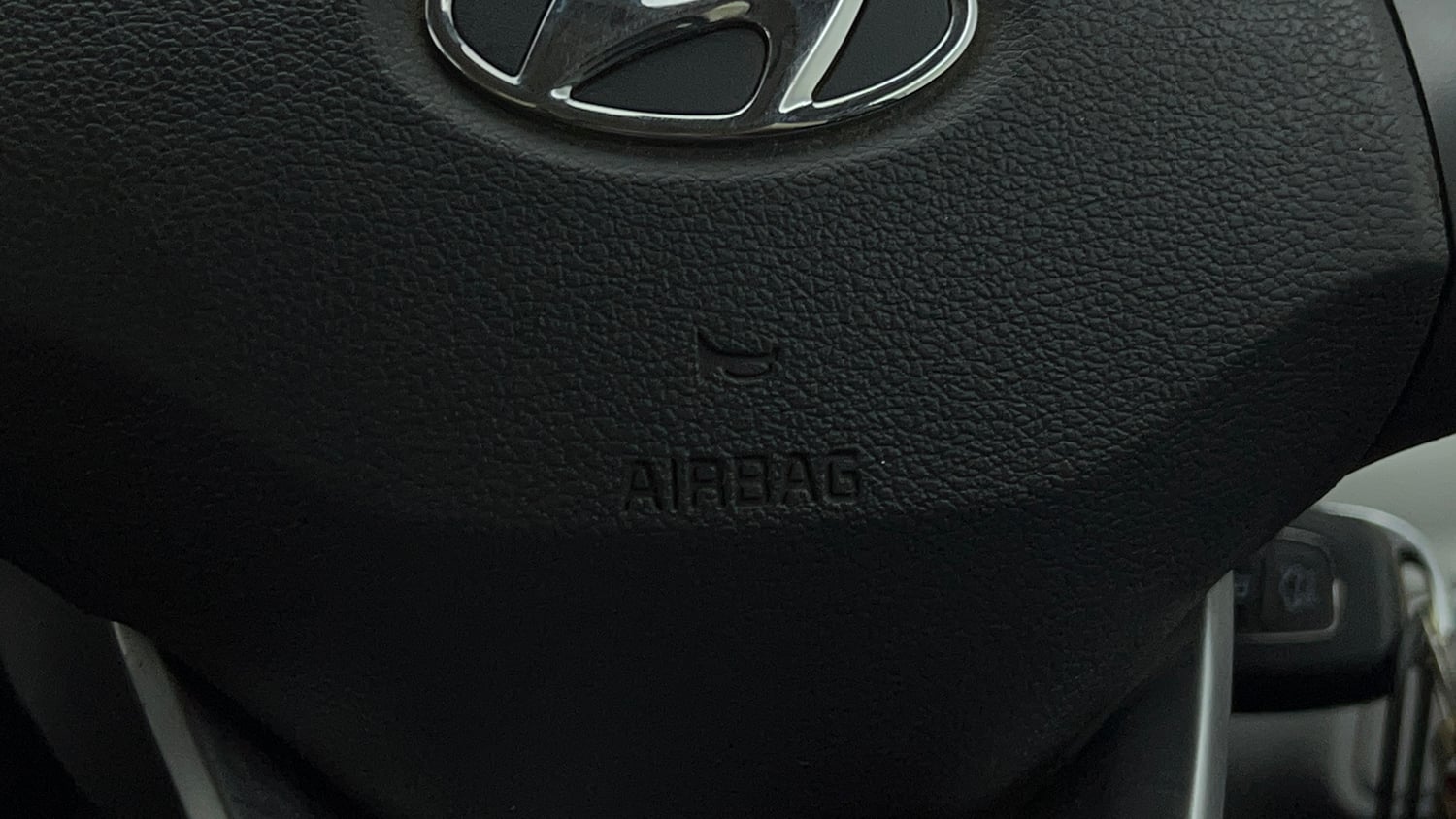Used 2022 Hyundai Aura S 1.2 CNG Cng Manual top_features Airbags