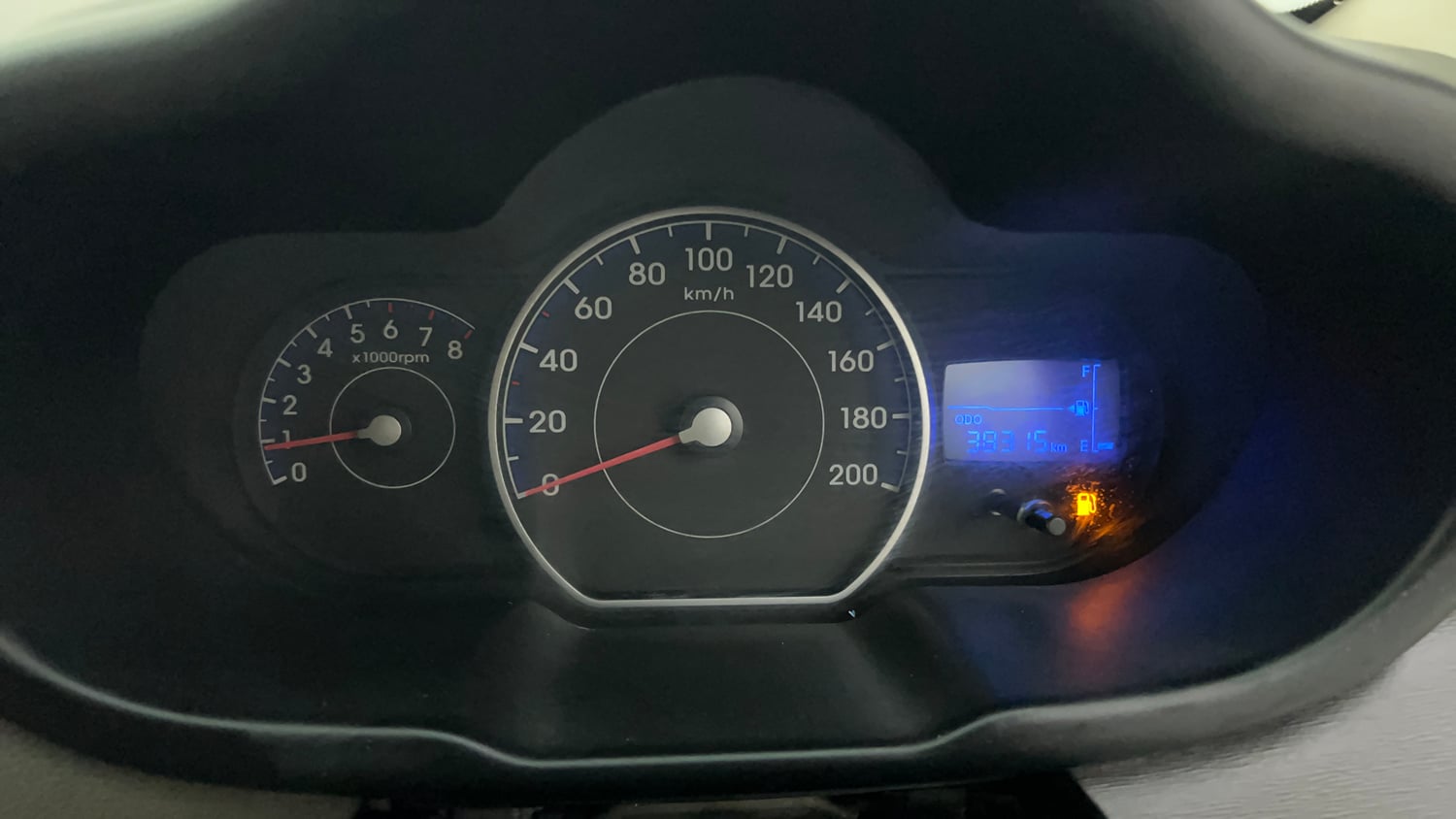 Used 2014 Hyundai i10 Magna 1.1 iRDE2 Petrol Manual interior CLUSTERMETER VIEW