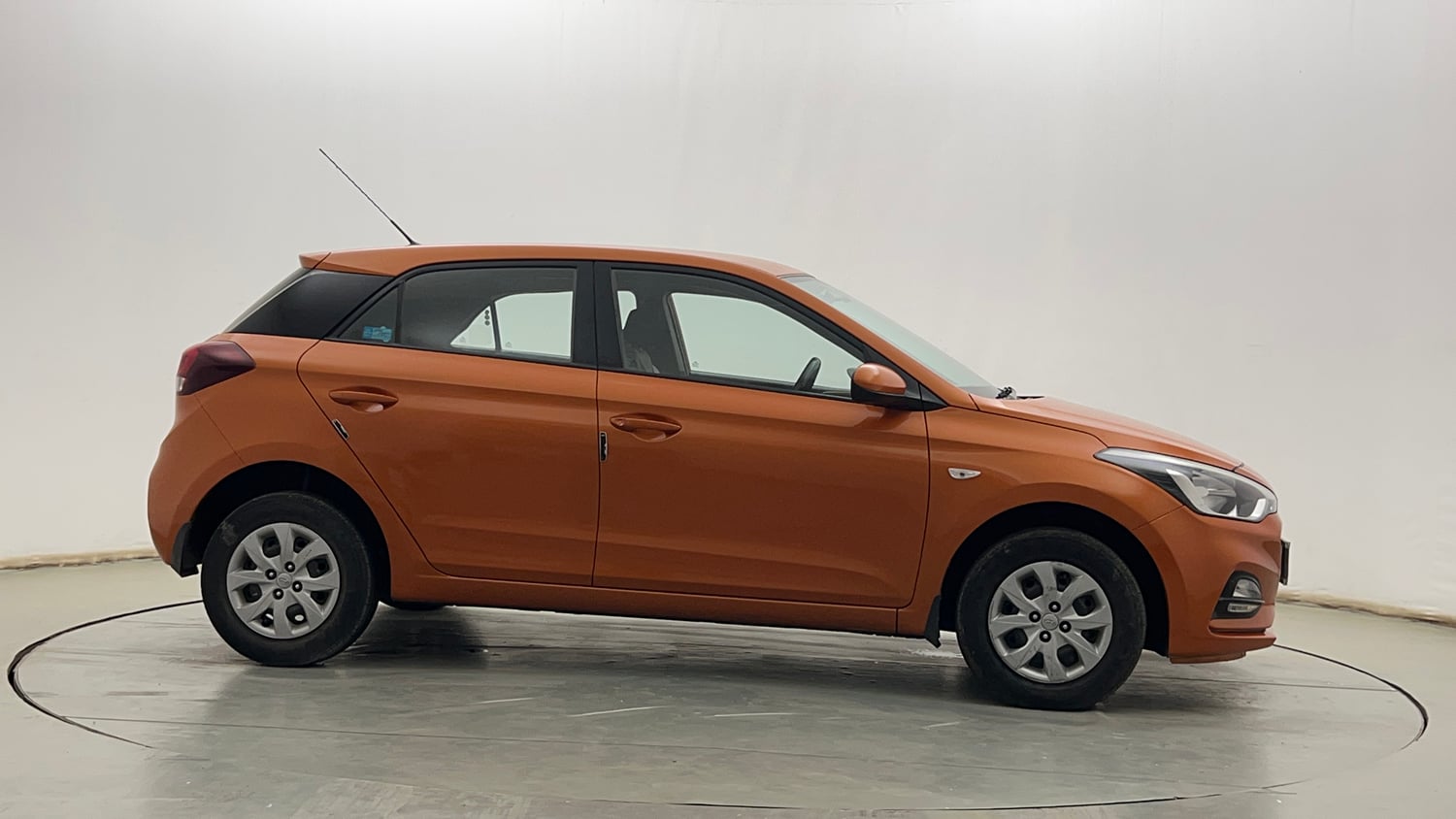 Used 2020 Hyundai Elite i20 Magna Plus 1.2 Petrol Manual exterior RIGHT SIDE VIEW