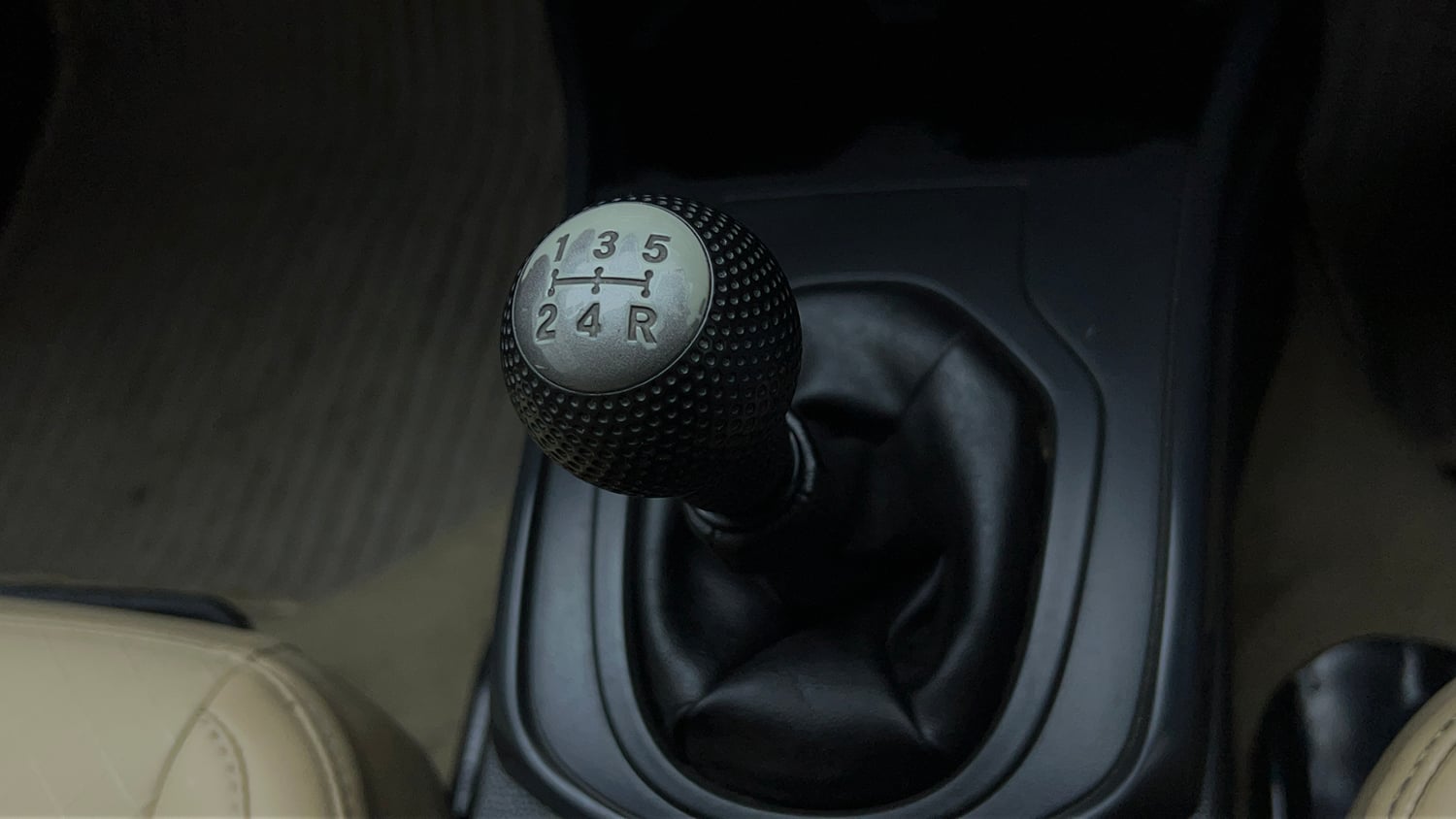 Used 2021 Honda City 4th Generation SV Petrol Petrol Manual interior GEAR  KNOB VIEW