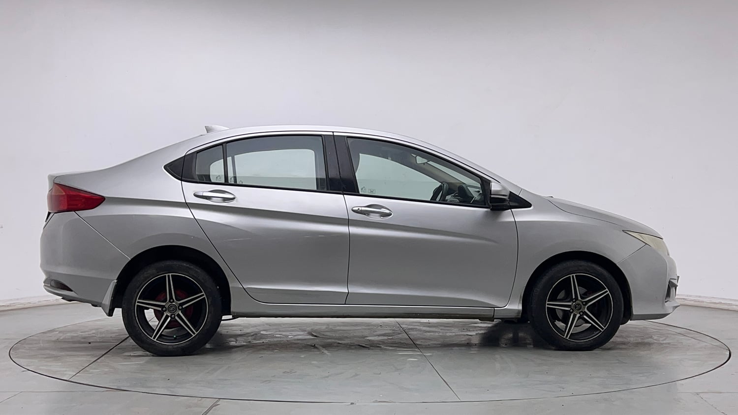 Used 2015 Honda City V Petrol Manual exterior RIGHT SIDE VIEW