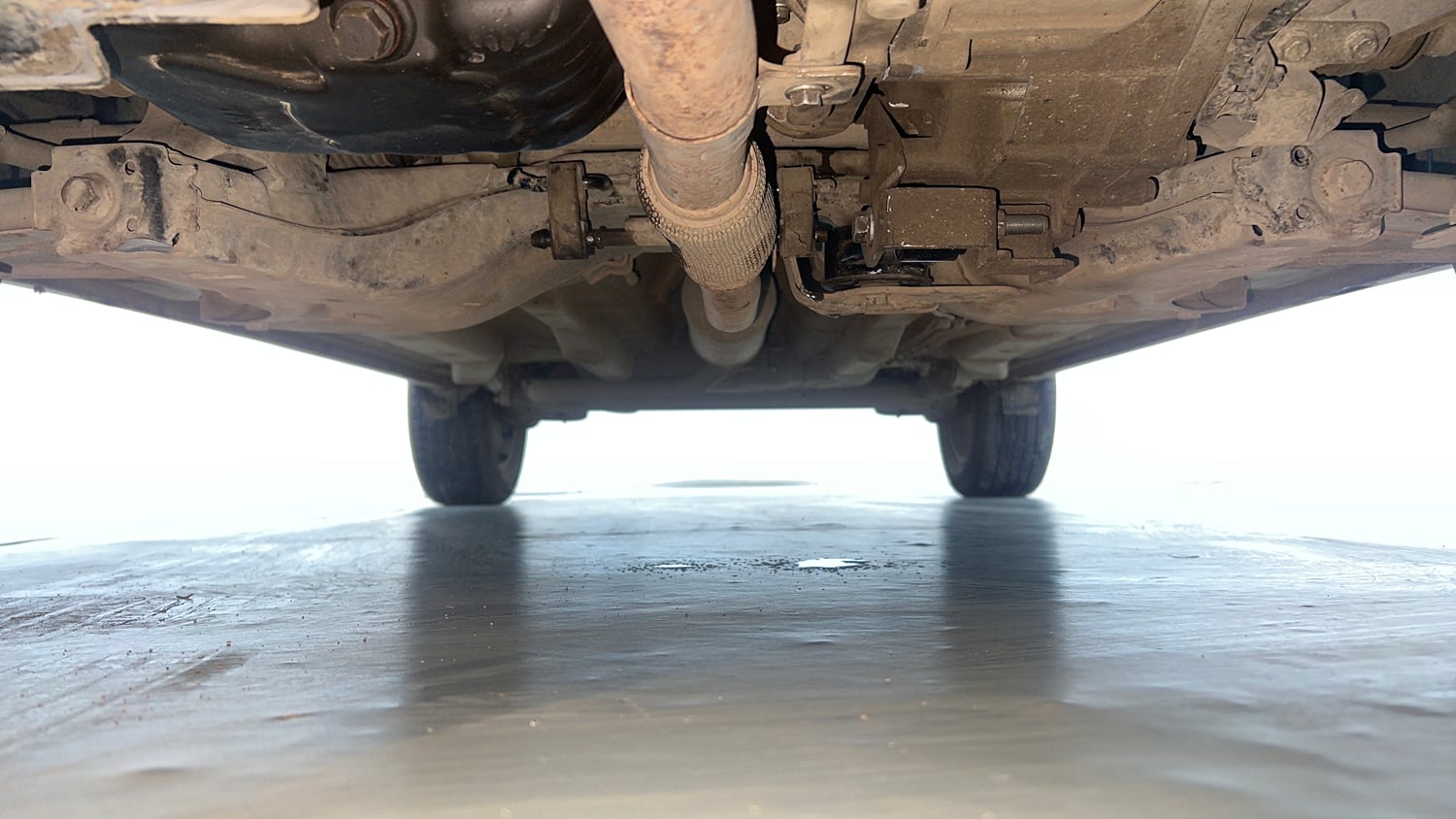 Used 2023 Tata Nexon XZA Plus (S) Petrol Automatic extra FRONT LEFT UNDERBODY VIEW