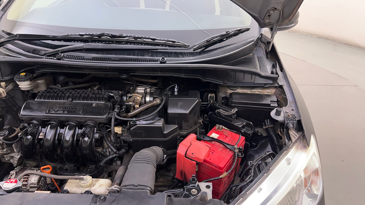 Used 2016 Honda City V Petrol Manual engine ENGINE LEFT SIDE HINGE & APRON VIEW
