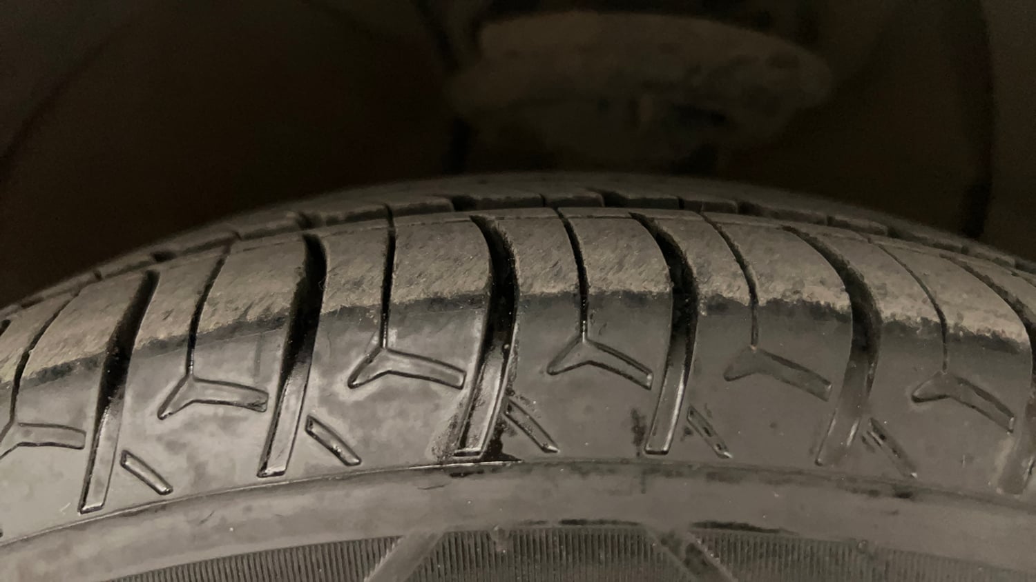 Used 2015 Hyundai Grand i10 Asta AT 1.2 Kappa VTVT Petrol Automatic tyres RIGHT FRONT TYRE TREAD VIEW