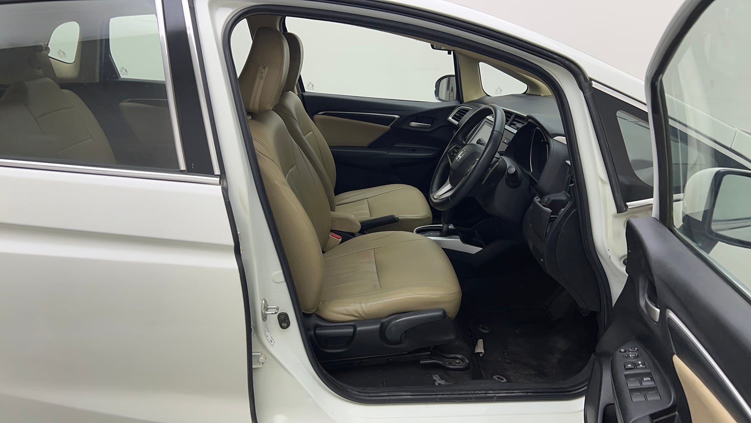 Used 2019 Honda Jazz VX CVT Petrol Petrol Automatic interior RIGHT SIDE FRONT DOOR CABIN VIEW