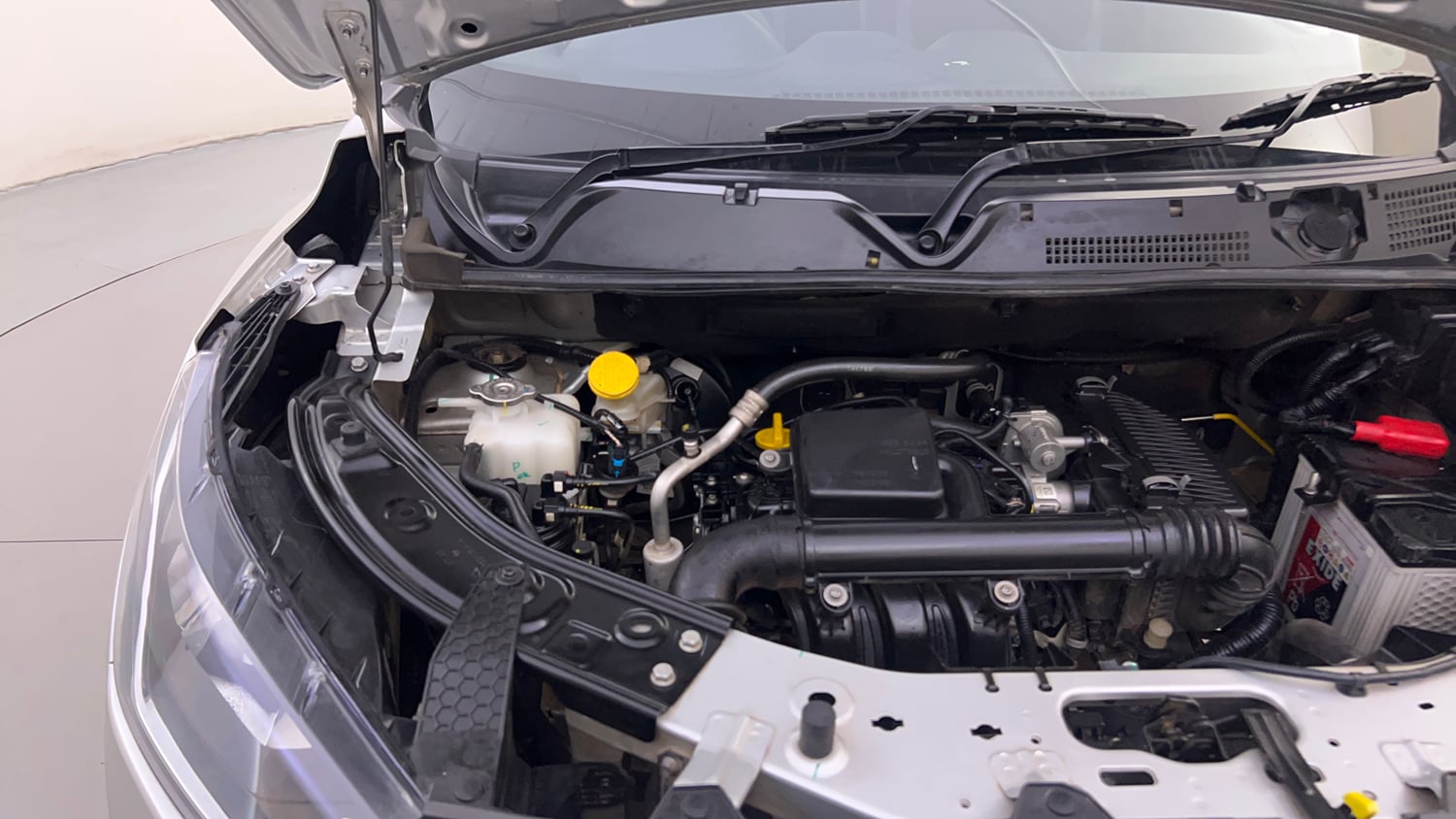Used 2025 Nissan Magnite Visia B4D 1.0 Petrol AMT Petrol Automatic engine ENGINE RIGHT SIDE HINGE & APRON VIEW