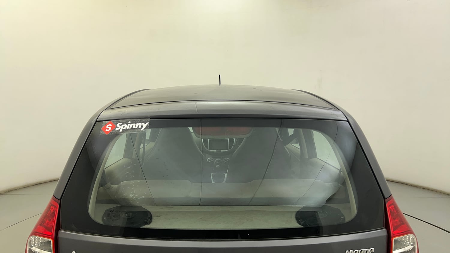 Used 2014 Hyundai i10 Magna 1.1 iRDE2 Petrol Manual exterior BACK WINDSHIELD VIEW