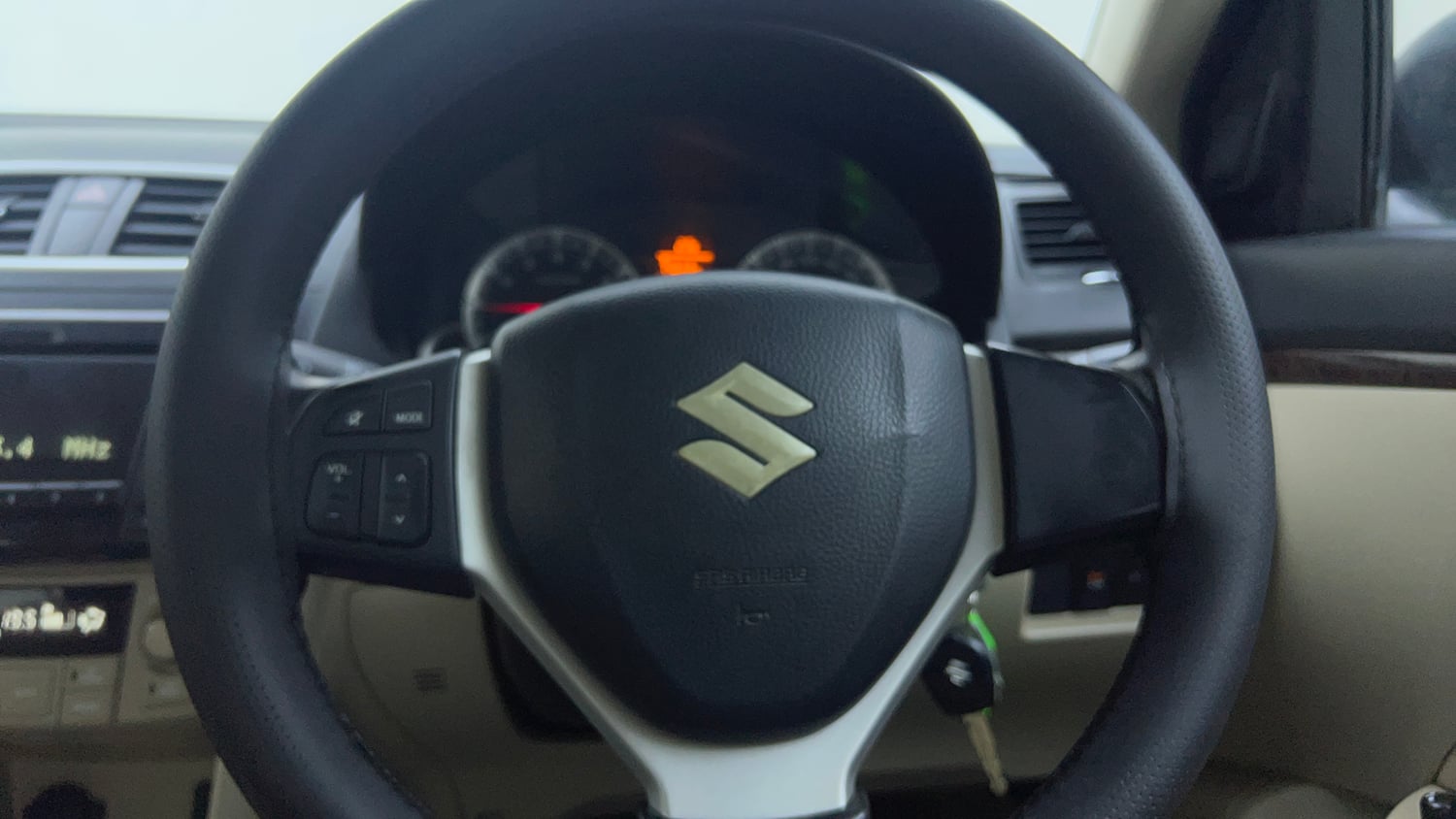 Used 2015 Maruti Suzuki Swift Dzire ZXI Petrol Manual top_features Steering mounted controls