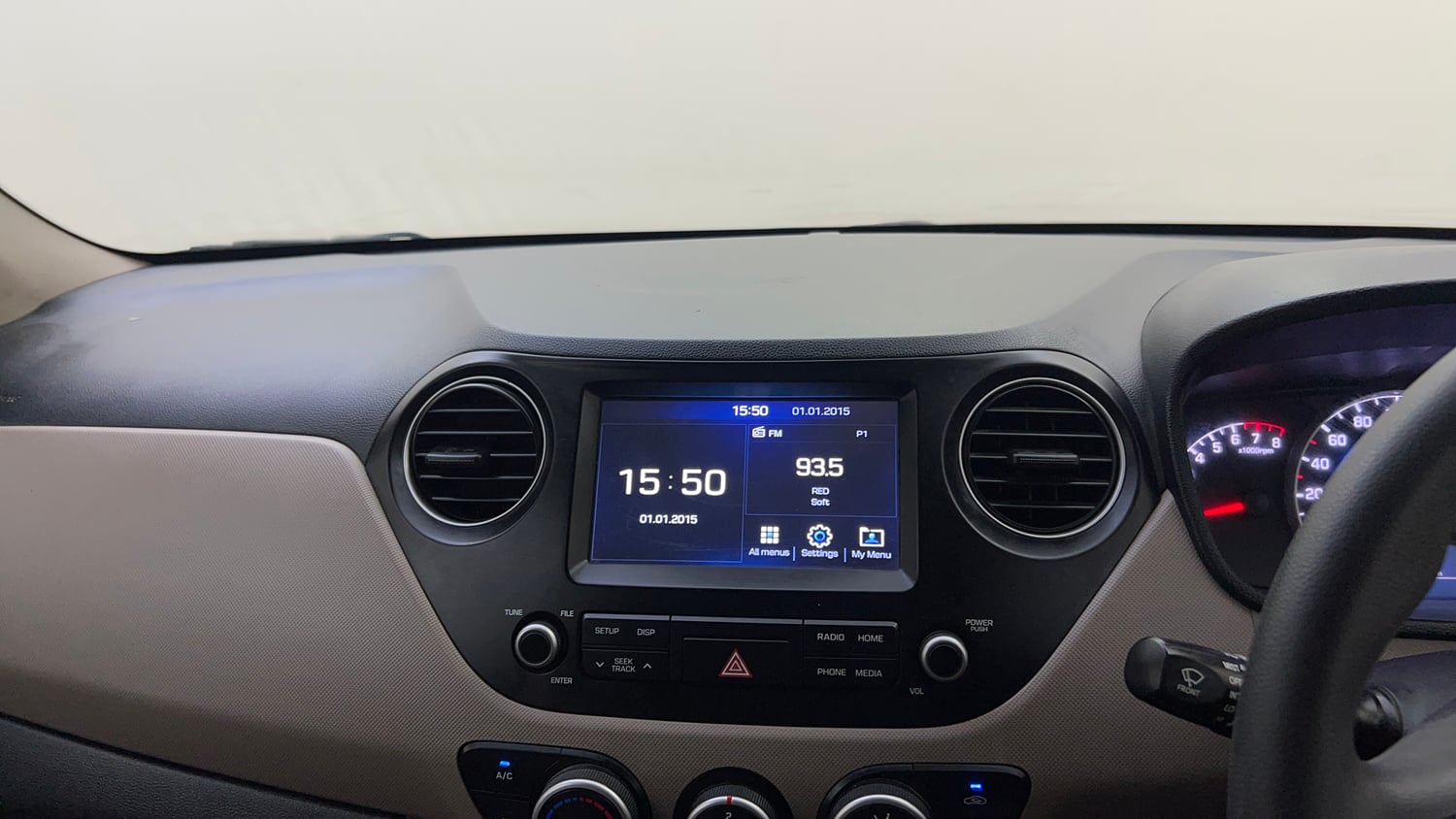 Used 2017 Hyundai Grand i10 Sportz (O) 1.2 Kappa VTVT Petrol Manual top_features Integrated (in-dash) music system