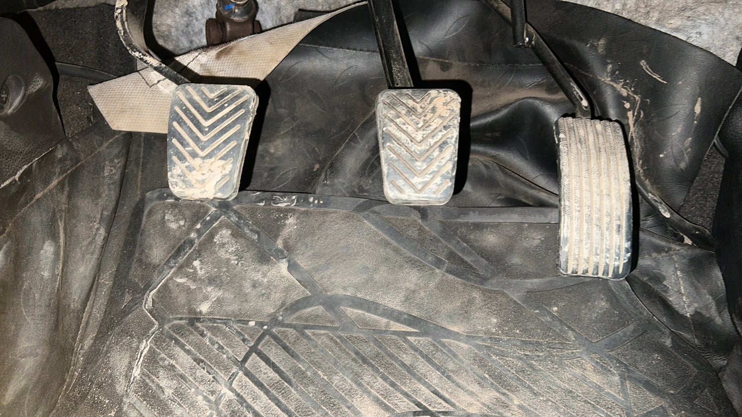 Used 2015 Hyundai Eon Magna + Petrol Manual interior PEDALS VIEW