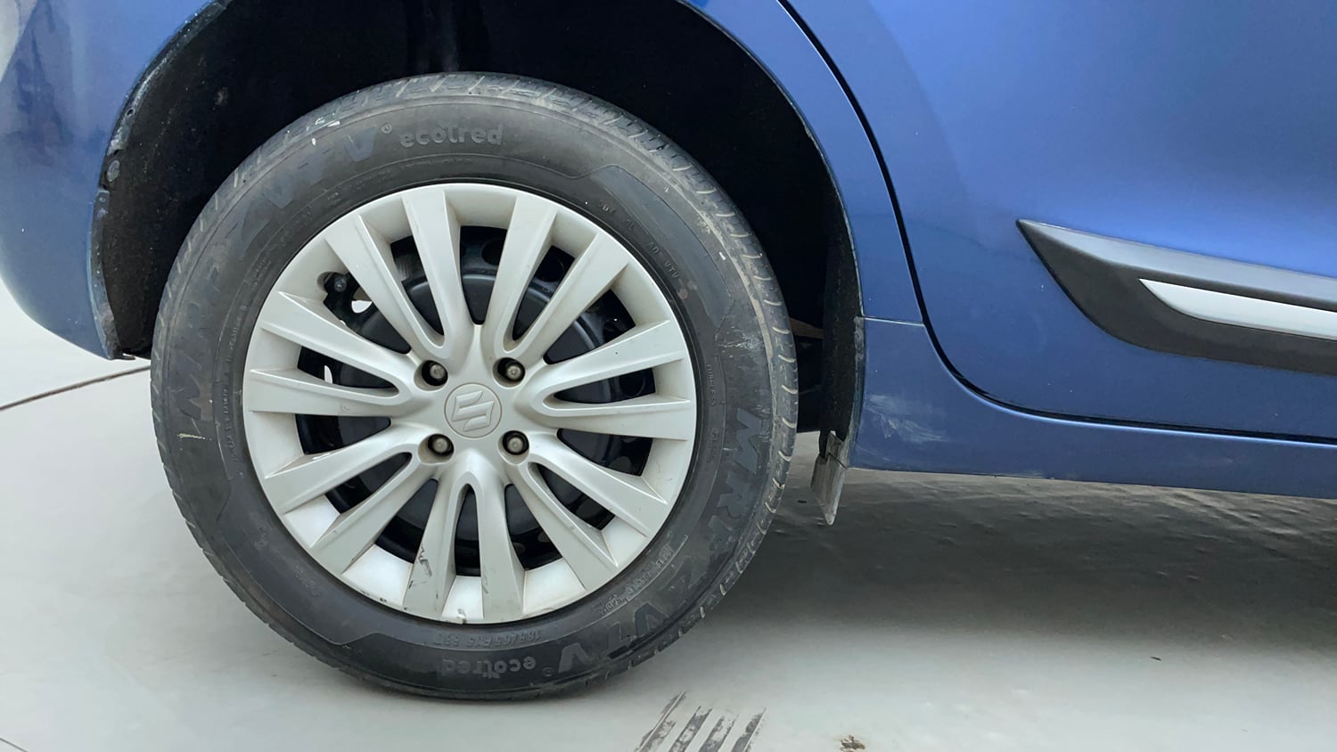 Used 2019 Maruti Suzuki Baleno Delta Petrol Manual tyres RIGHT REAR TYRE RIM VIEW