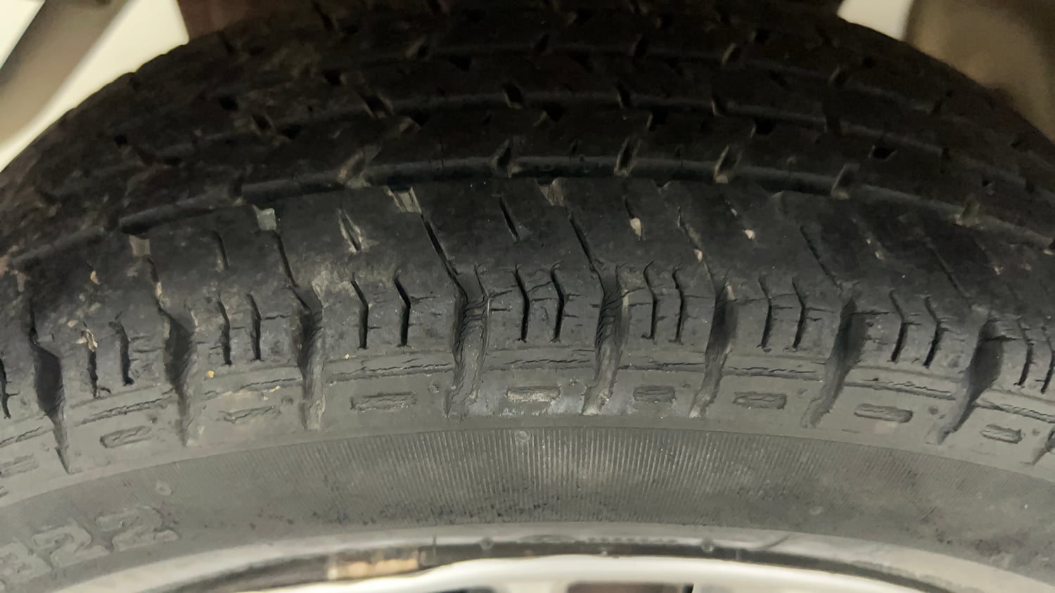 Used 2016 Maruti Suzuki Alto K10 VXi Petrol Manual tyres RIGHT REAR TYRE TREAD VIEW