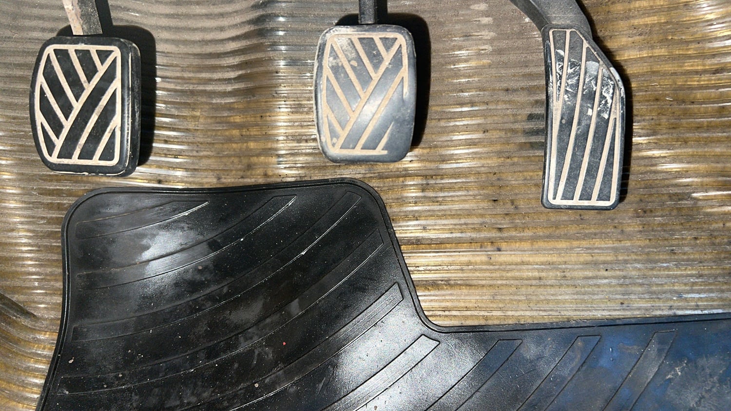 Used 2015 Maruti Suzuki Swift Dzire ZXI Petrol Manual interior PEDALS VIEW