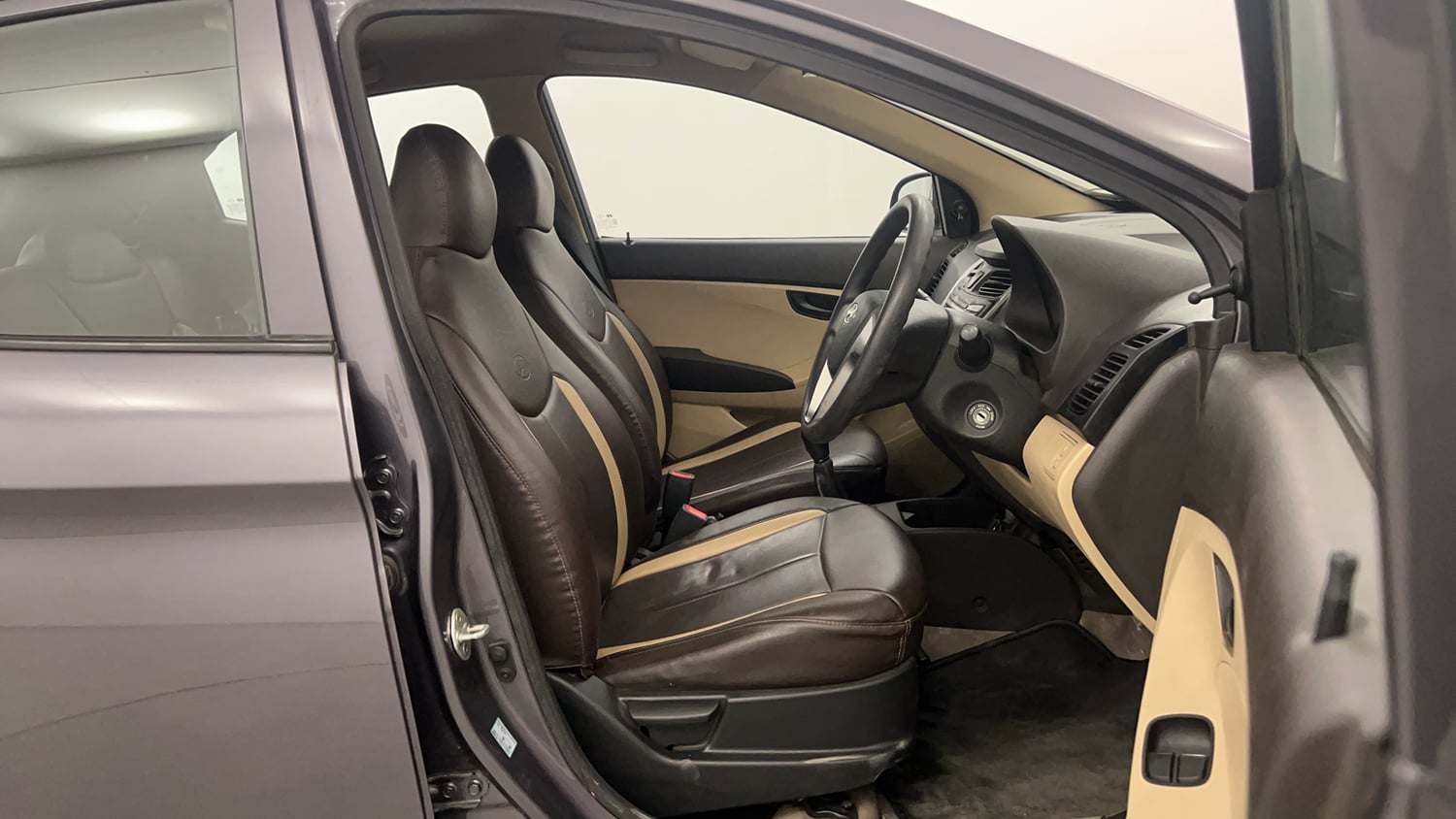 Used 2017 Hyundai Eon Magna Petrol Manual interior RIGHT SIDE FRONT DOOR CABIN VIEW