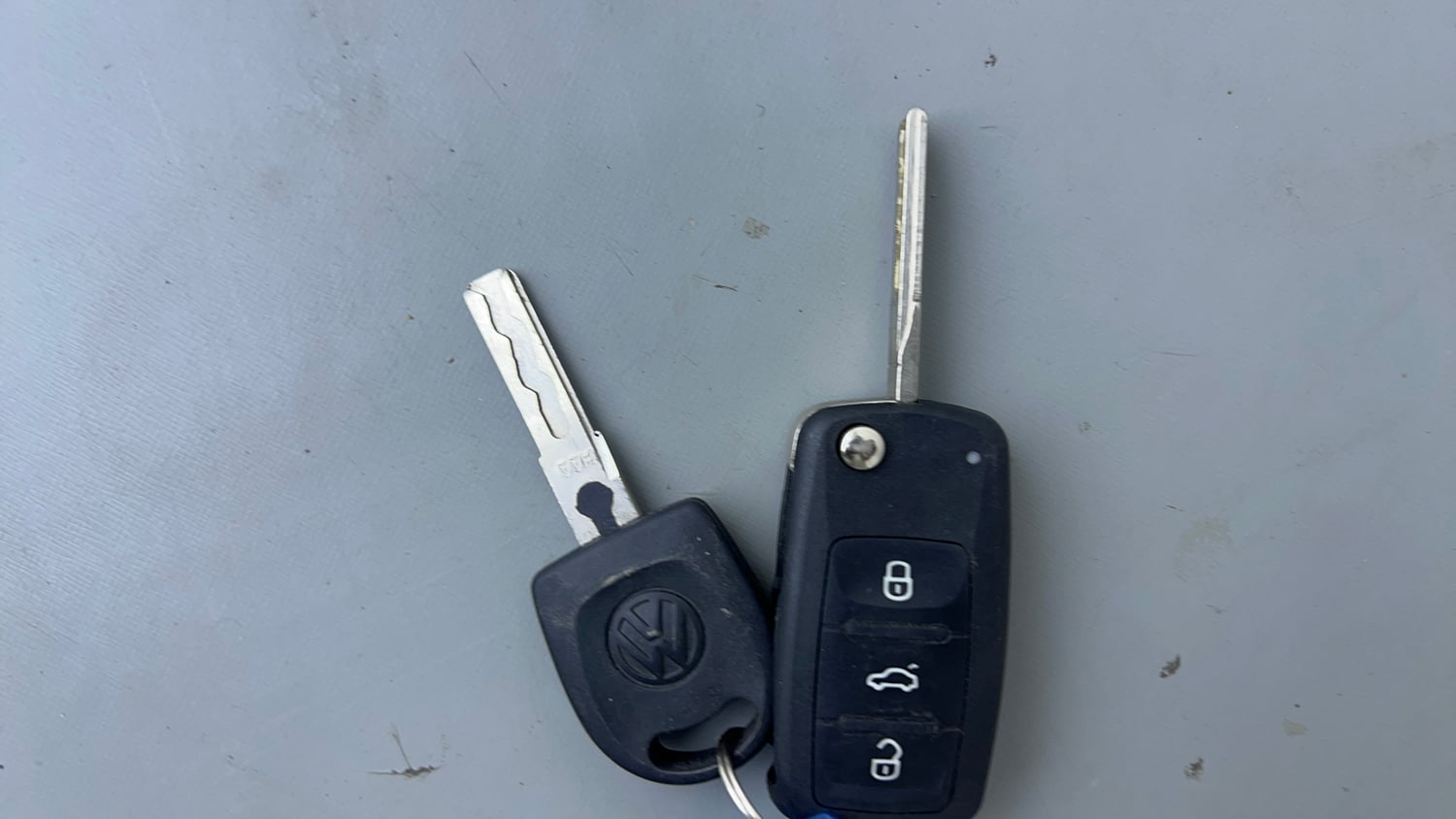 Used 2016 Volkswagen Ameo Comfortline 1.2L (P) Petrol Manual extra CAR KEY VIEW