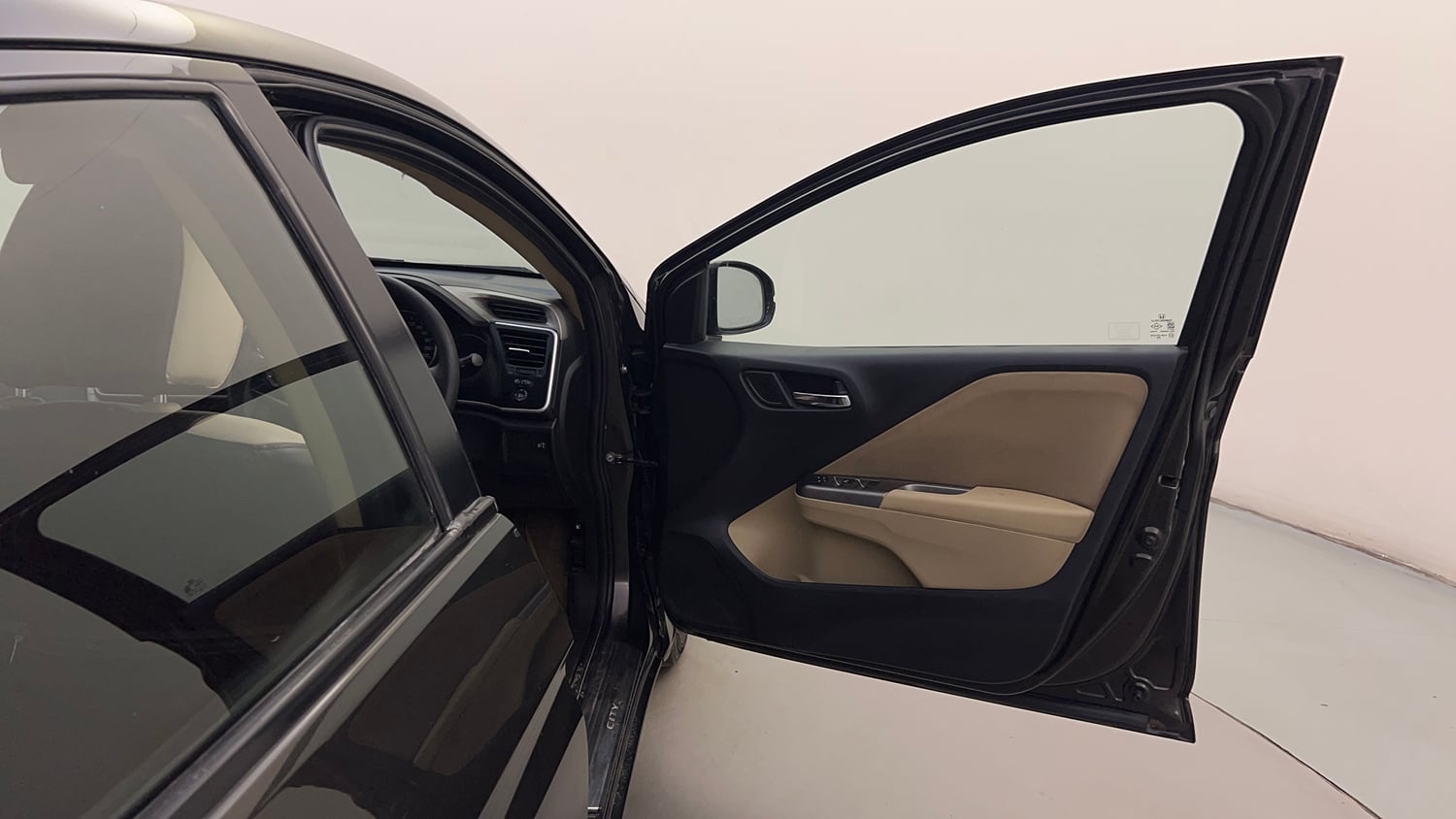 Used 2016 Honda City V Petrol Manual interior RIGHT FRONT DOOR OPEN VIEW