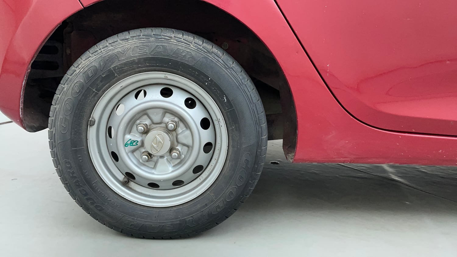 Used 2016 Hyundai Eon D-Lite + Petrol Manual tyres RIGHT REAR TYRE RIM VIEW