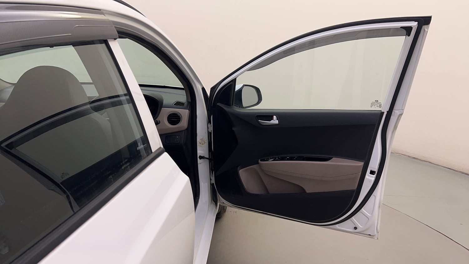 Used 2019 Hyundai Grand i10 Sportz 1.2 Kappa VTVT Petrol Manual interior RIGHT FRONT DOOR OPEN VIEW