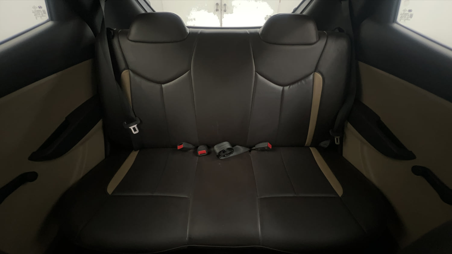 Used 2017 Hyundai Eon Magna Petrol Manual interior REAR SEAT CONDITION VIEW