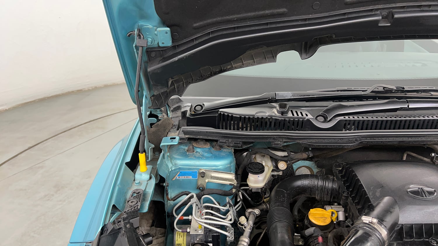 Used 2024 Tata Nexon Creative 1.2 Revotron Petrol 6AMT DT Petrol Automatic engine ENGINE RIGHT SIDE HINGE & APRON VIEW