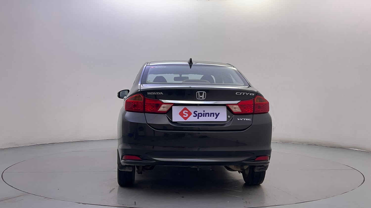 Used 2016 Honda City V Petrol Manual exterior BACK VIEW