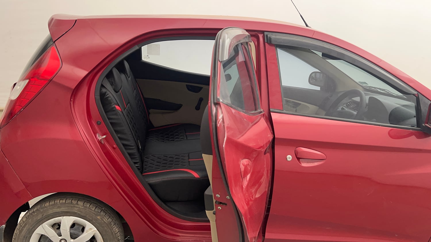 Used 2015 Hyundai Eon Magna + Petrol Manual interior RIGHT SIDE REAR DOOR CABIN VIEW