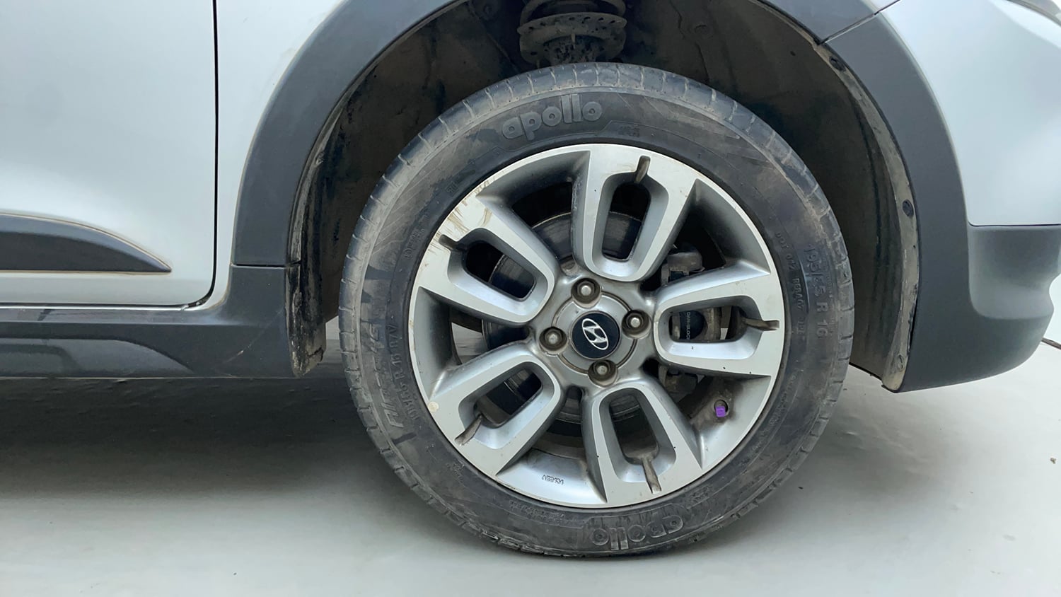 Used 2015 Hyundai i20 Active 1.2 S Petrol Manual tyres RIGHT FRONT TYRE RIM VIEW