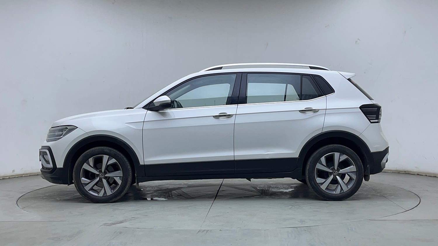 Used 2023 Volkswagen Taigun Topline 1.0 TSI AT Petrol Automatic exterior LEFT SIDE VIEW