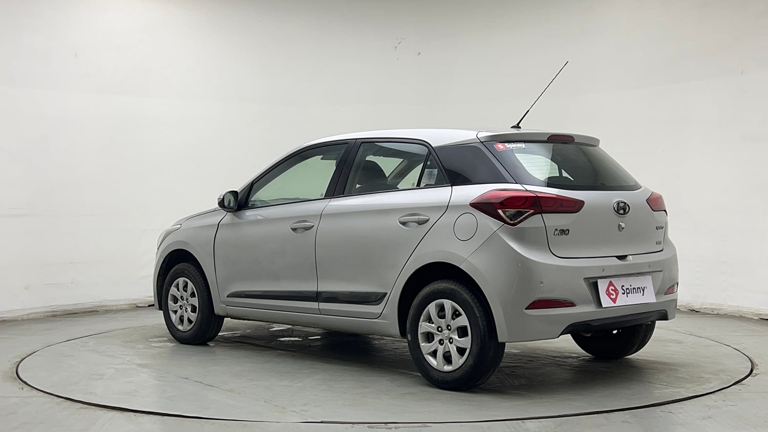 Used 2017 Hyundai Elite i20 Sportz 1.2 Petrol Manual exterior LEFT REAR CORNER VIEW