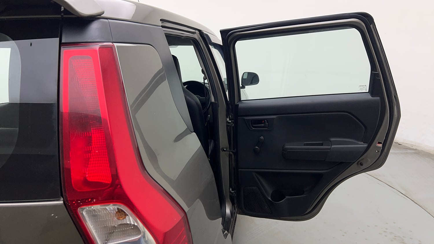 Used 2020 Maruti Suzuki Wagon R LXi (O) 1.0 CNG Cng Manual interior RIGHT REAR DOOR OPEN VIEW