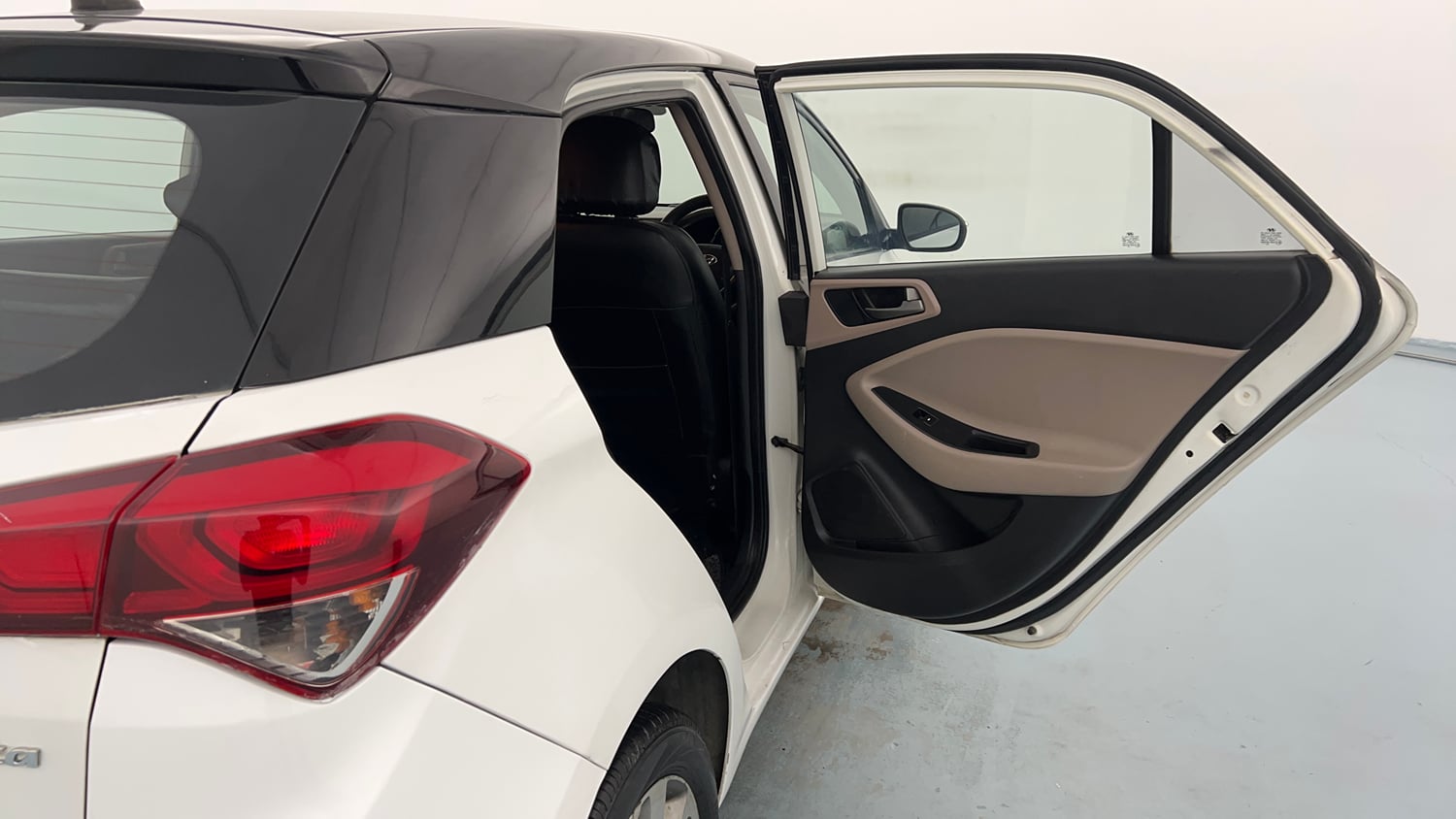 Used 2017 Hyundai Elite i20 Asta 1.4 CRDI (O) Diesel Manual interior RIGHT REAR DOOR OPEN VIEW