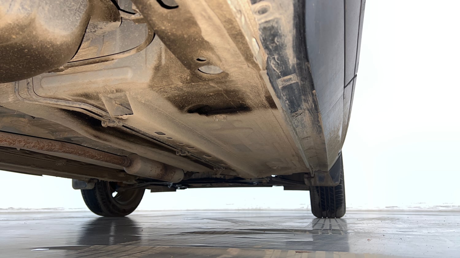 Used 2023 Nissan Magnite XE Petrol Manual extra REAR RIGHT UNDERBODY VIEW