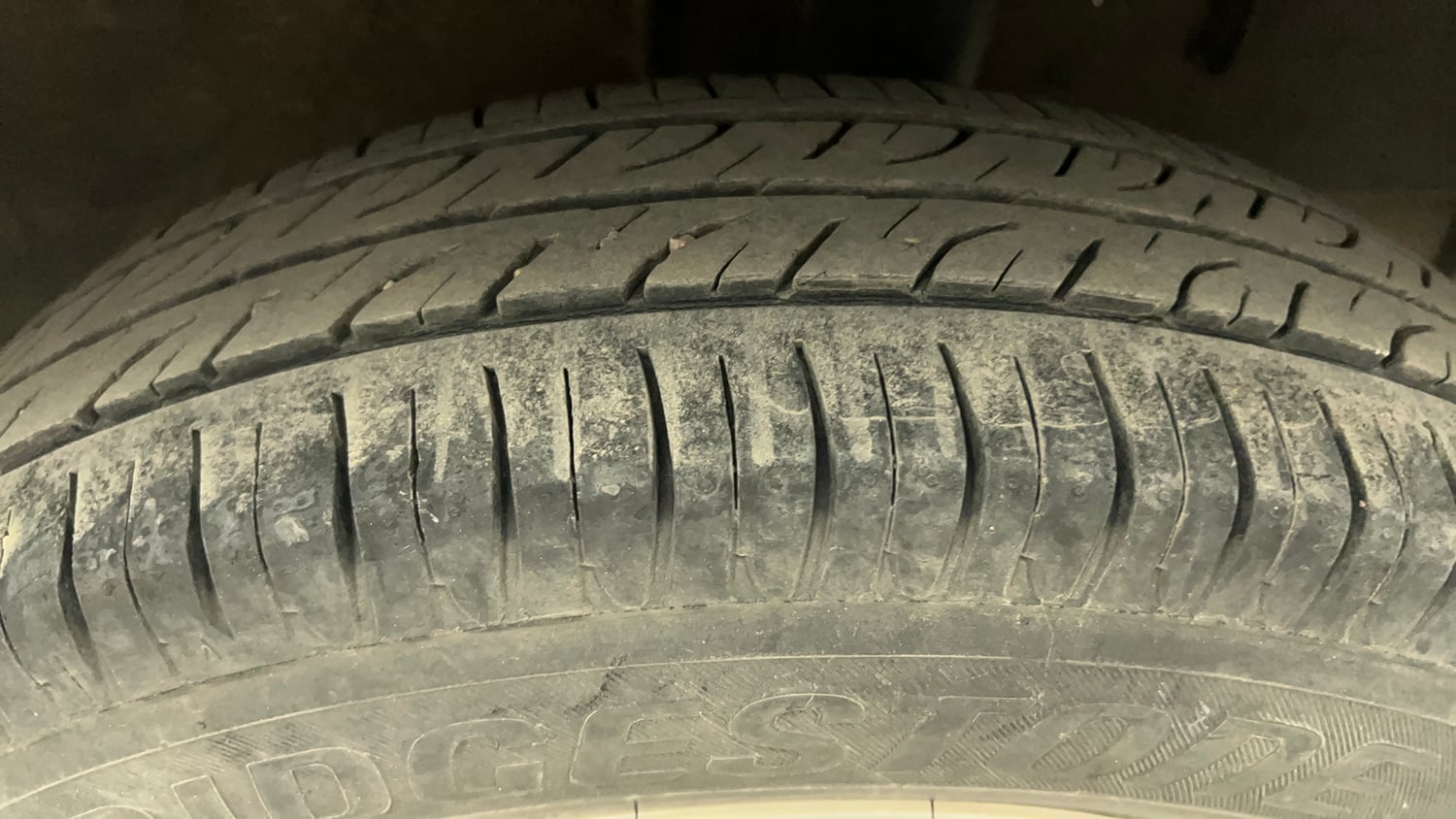 Used 2019 Renault Triber RXZ Petrol Manual tyres LEFT REAR TYRE TREAD VIEW