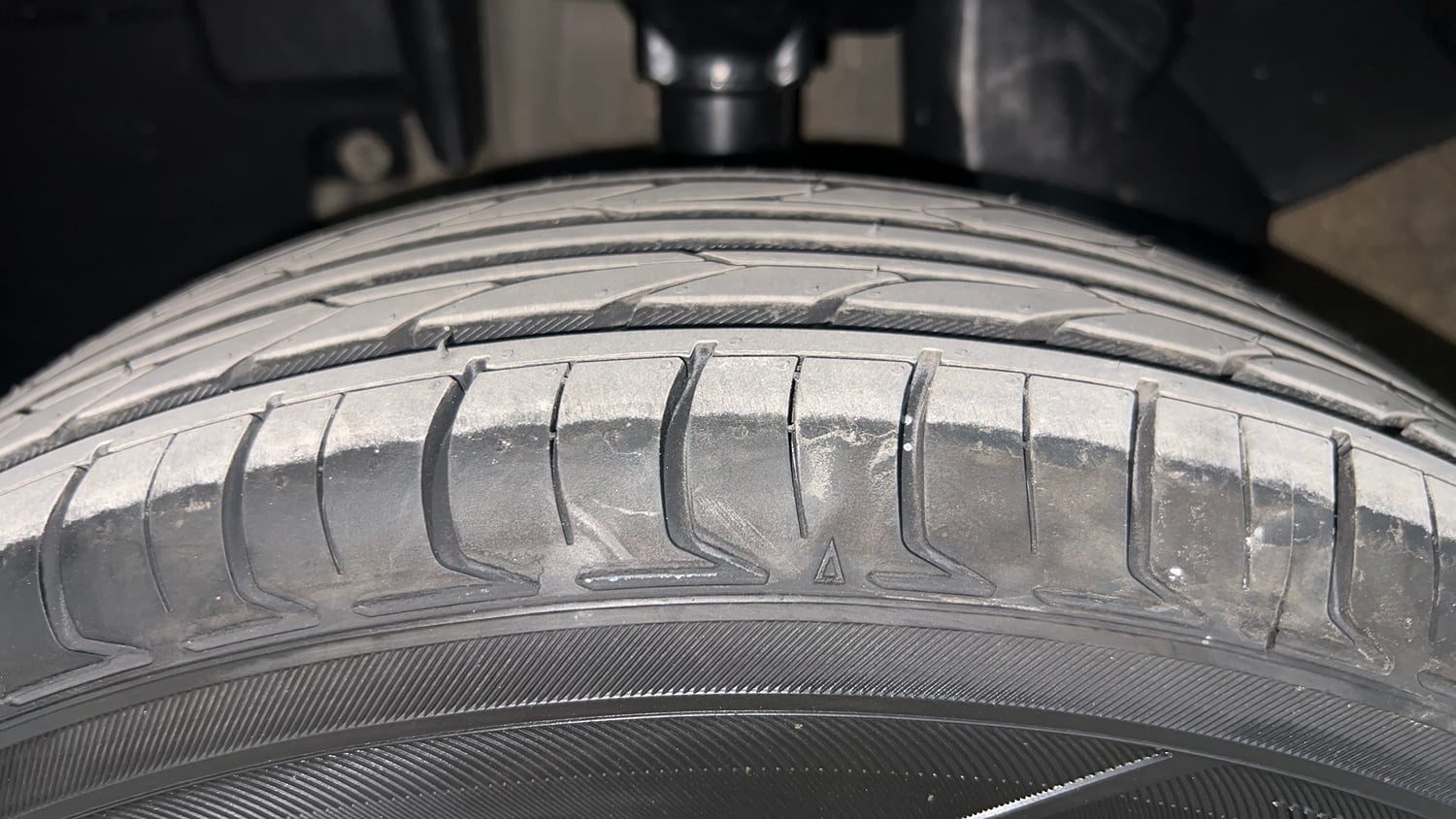 Used 2016 Renault Kwid RXT Petrol Manual tyres LEFT FRONT TYRE TREAD VIEW