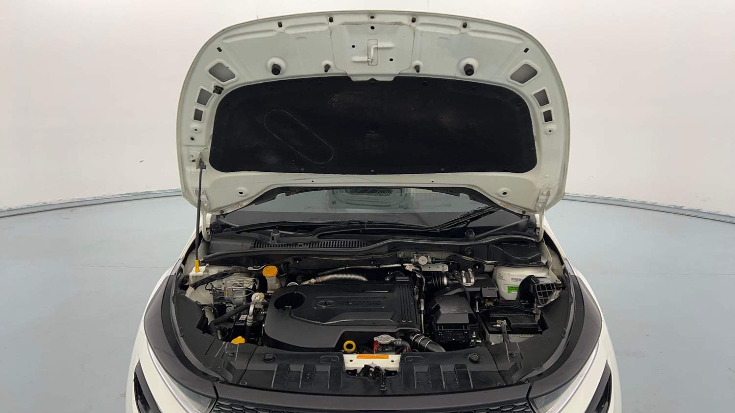 Used 2024 Tata Altroz XE Plus Diesel Diesel Manual engine ENGINE & BONNET OPEN FRONT VIEW