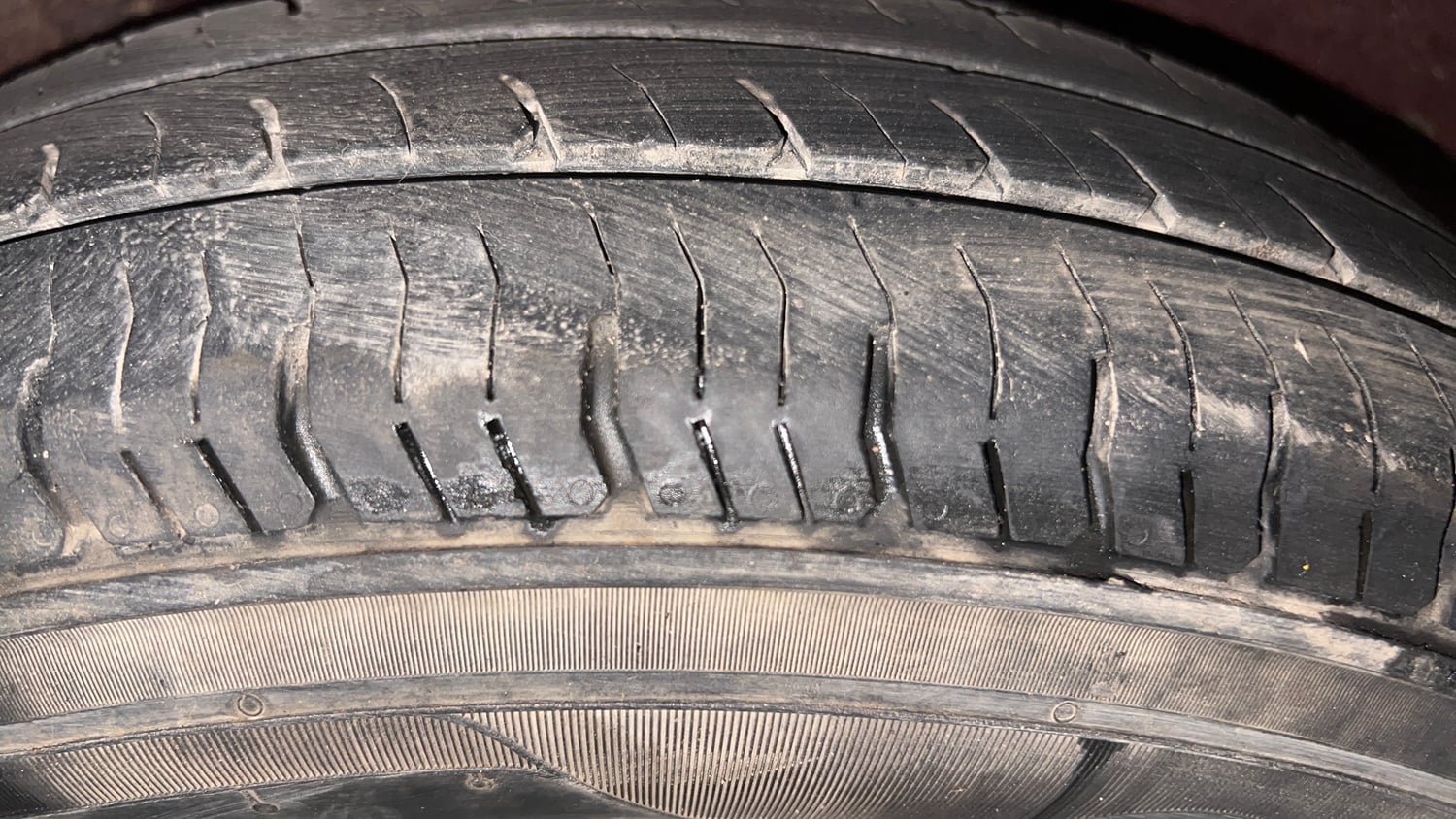 Used 2012 Hyundai i10 Sportz 1.2 Kappa2 Petrol Manual tyres LEFT REAR TYRE TREAD VIEW