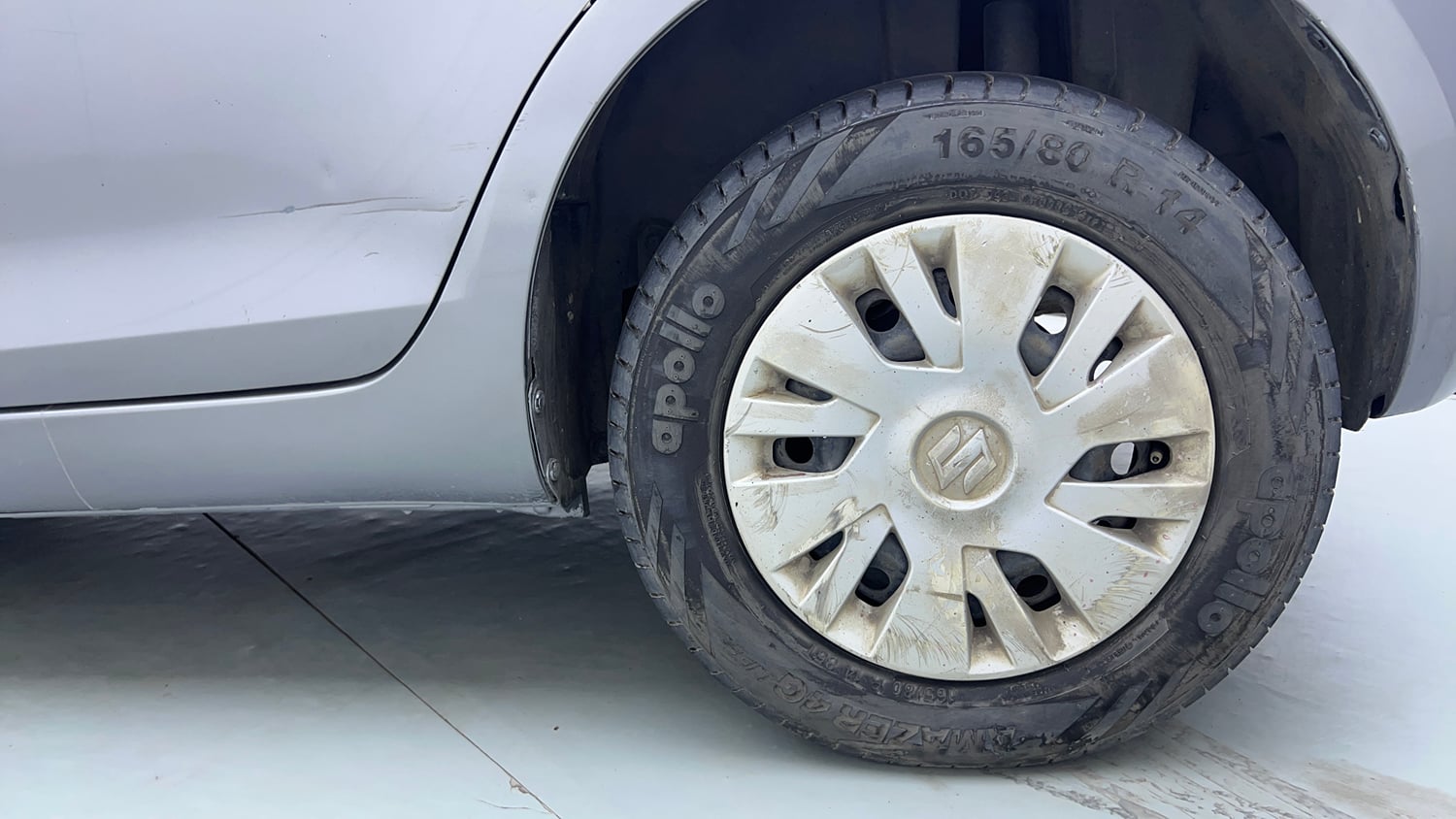 Used 2014 Maruti Suzuki Swift VXi Petrol Manual tyres LEFT REAR TYRE RIM VIEW