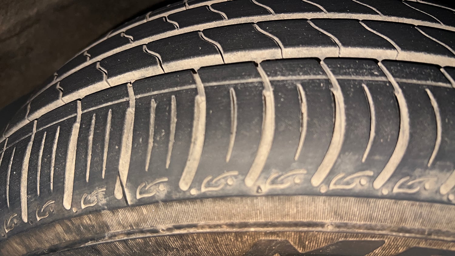 Used 2016 Honda Amaze 1.2 S i-VTEC Petrol Manual tyres RIGHT FRONT TYRE TREAD VIEW